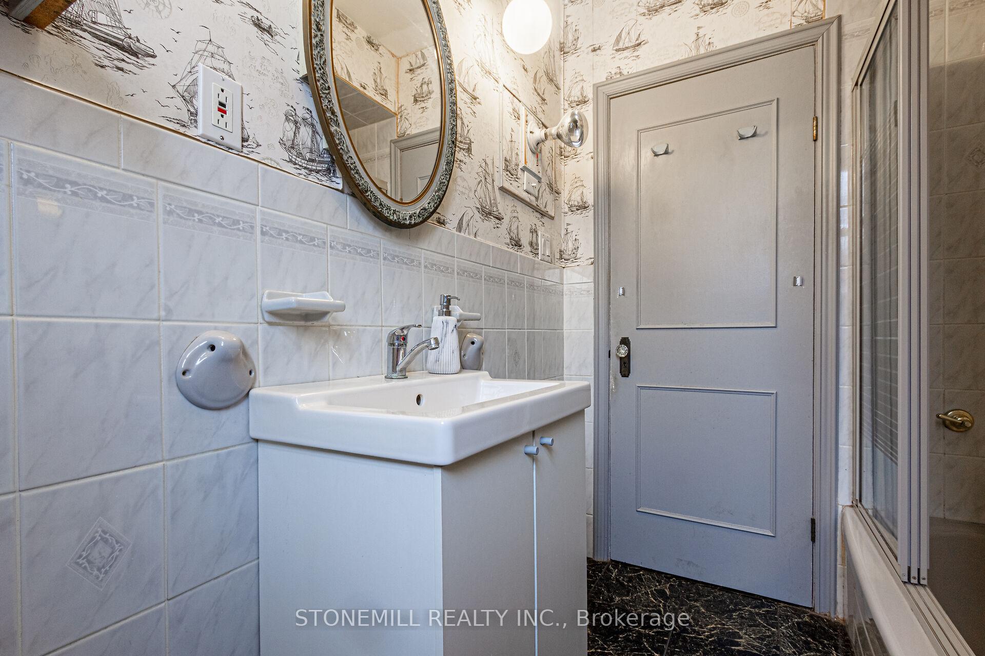 Photo 18 of 94 Whitney Avenue, Hamilton, Ainslie Wood — HOMEH