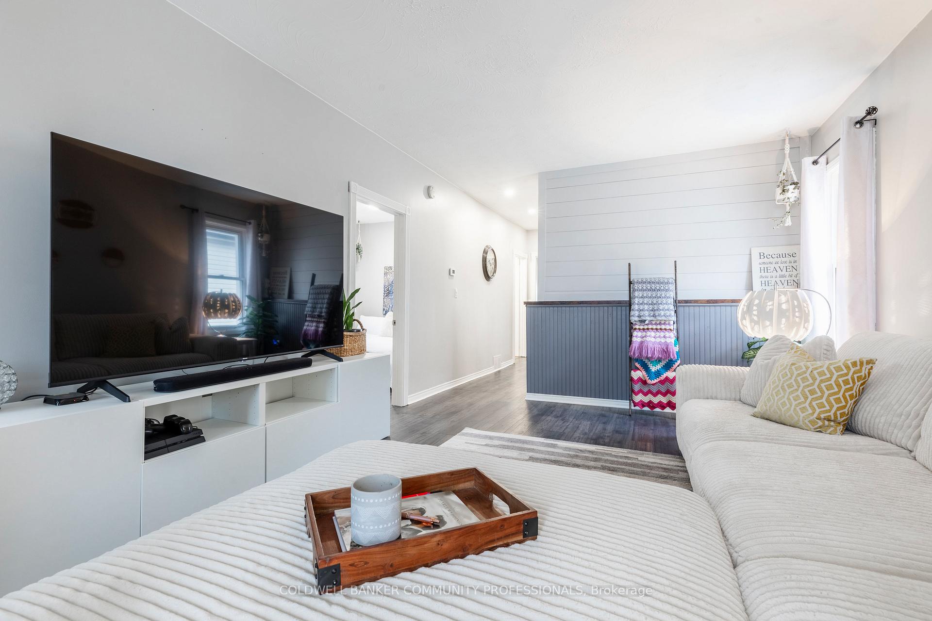 Photo 8 of 654 Upper Wellington Street, Hamilton, Centremount — HOMEH