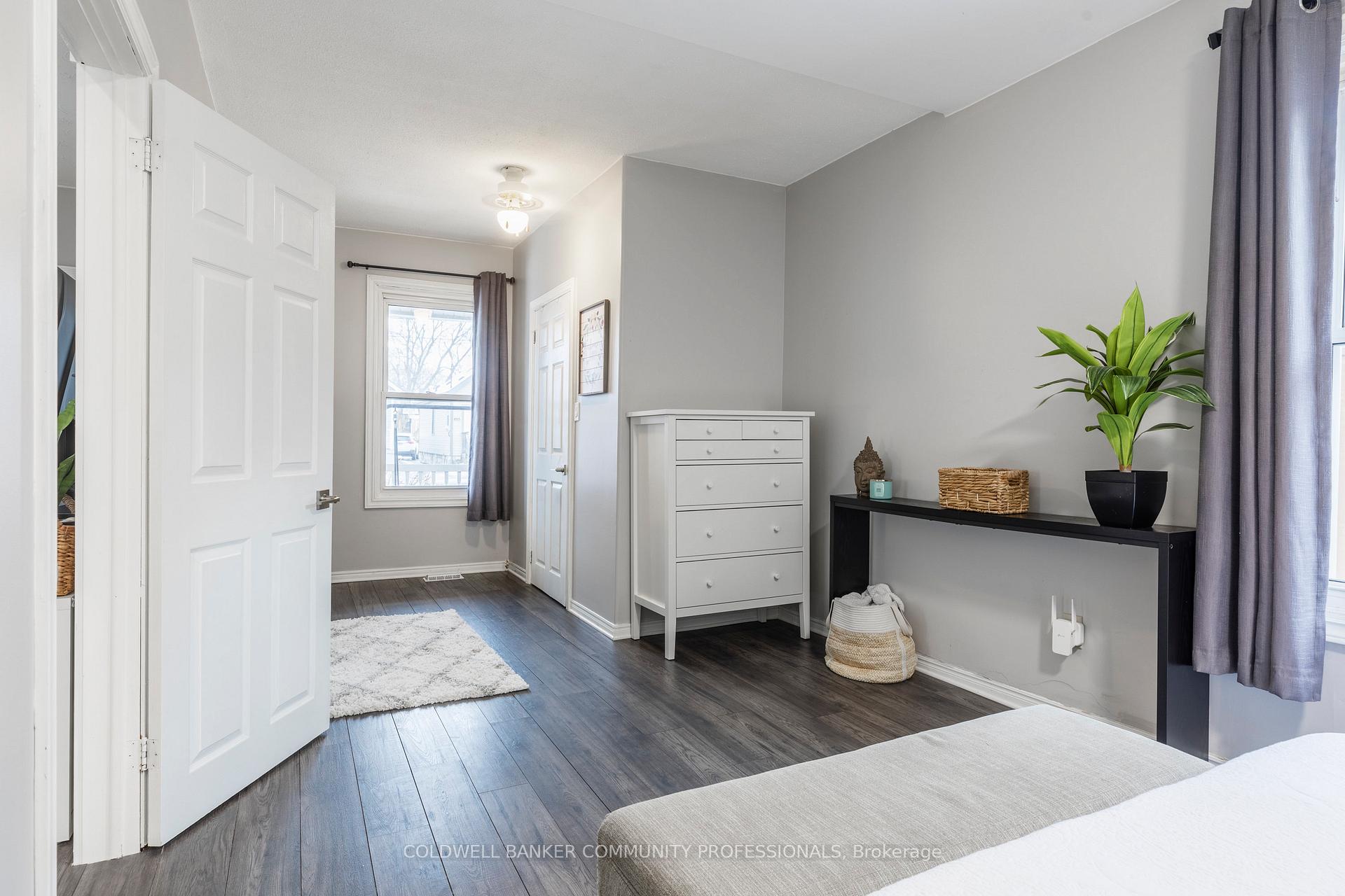 Photo 10 of 654 Upper Wellington Street, Hamilton, Centremount — HOMEH