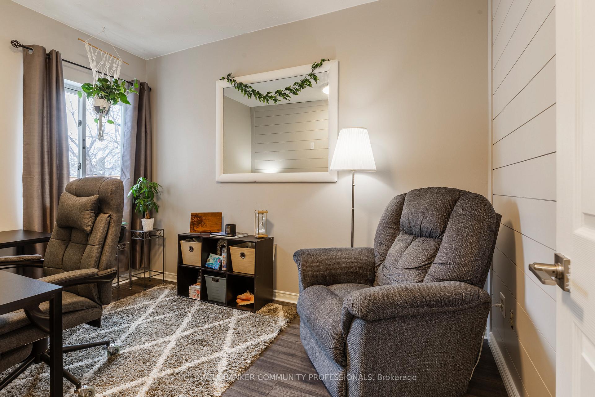 Photo 17 of 654 Upper Wellington Street, Hamilton, Centremount — HOMEH