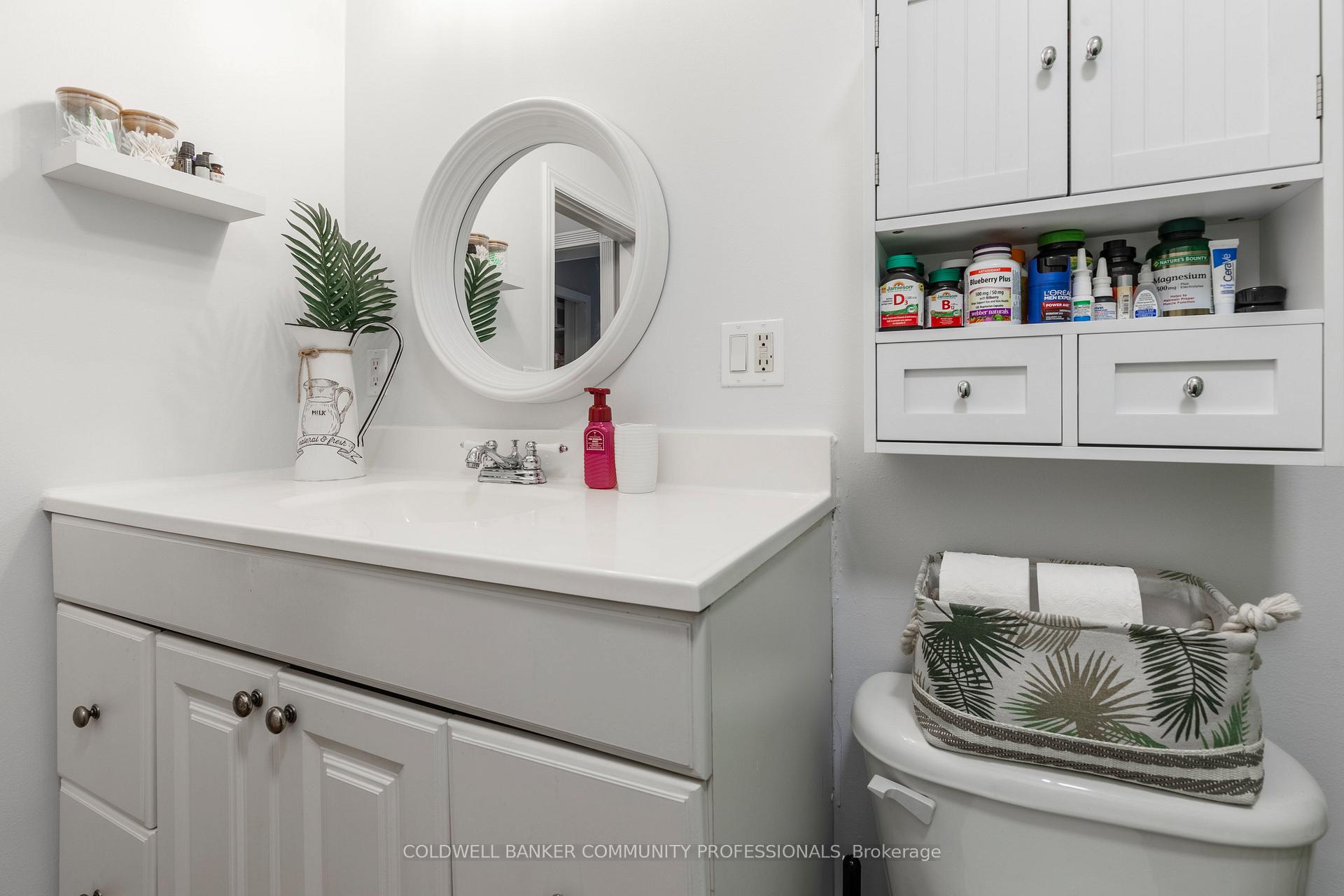 Photo 19 of 654 Upper Wellington Street, Hamilton, Centremount — HOMEH