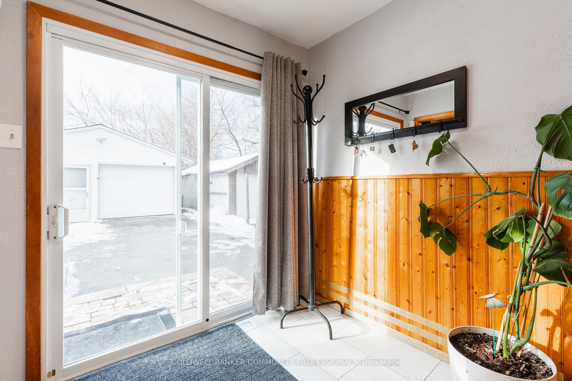 Photo 23 of 654 Upper Wellington Street, Hamilton, Centremount — HOMEH