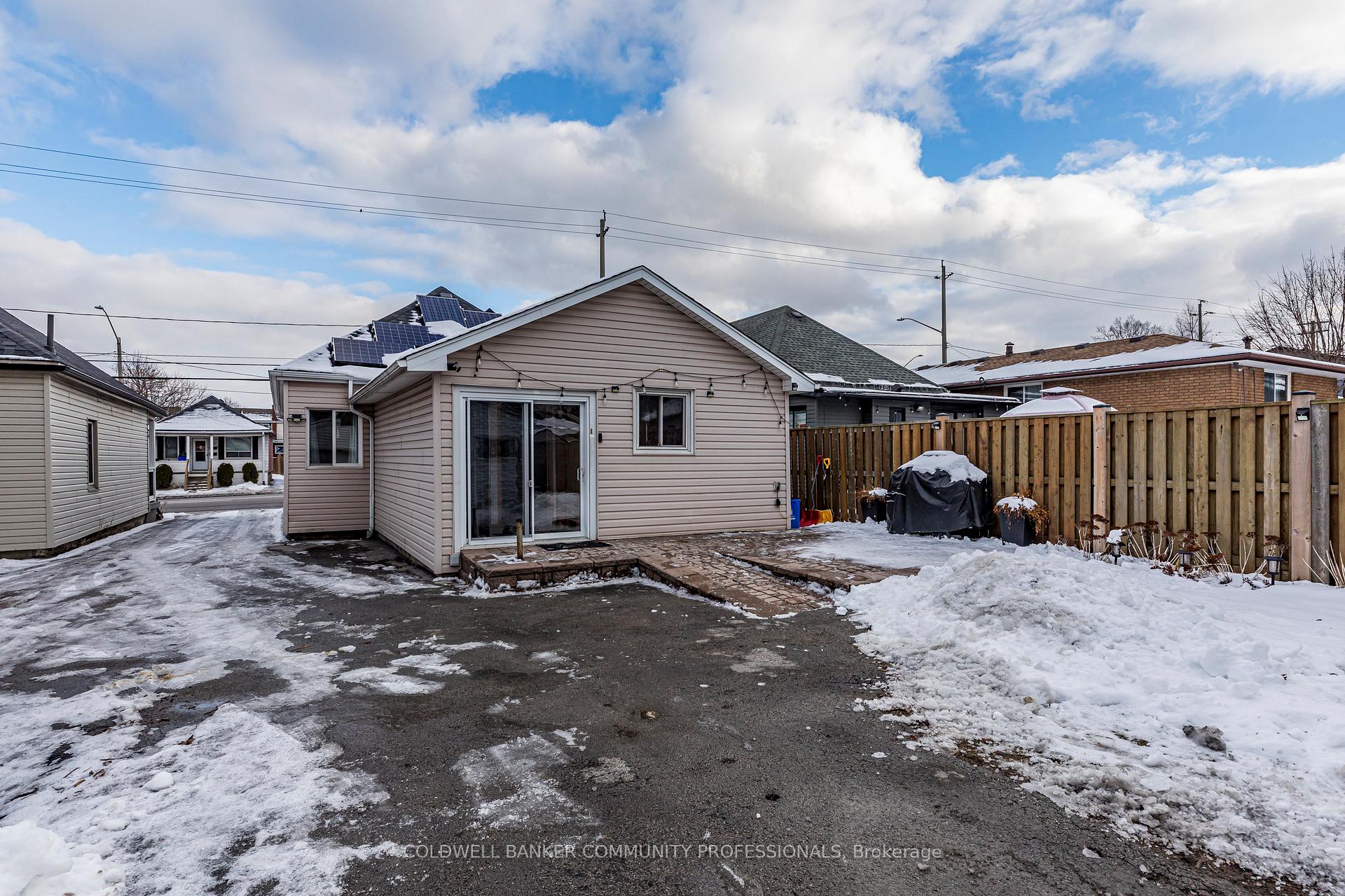 Photo 24 of 654 Upper Wellington Street, Hamilton, Centremount — HOMEH