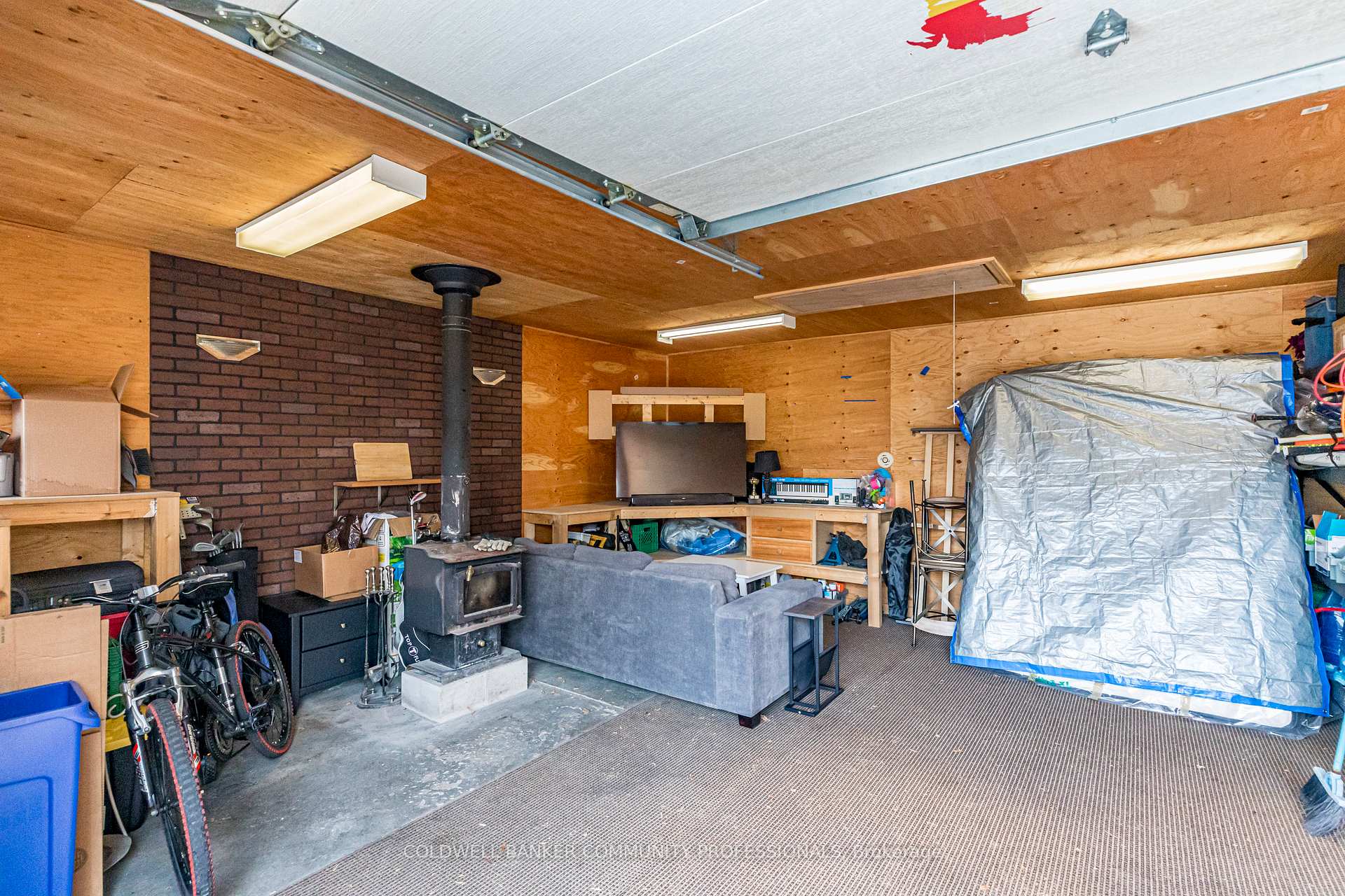 Photo 26 of 654 Upper Wellington Street, Hamilton, Centremount — HOMEH