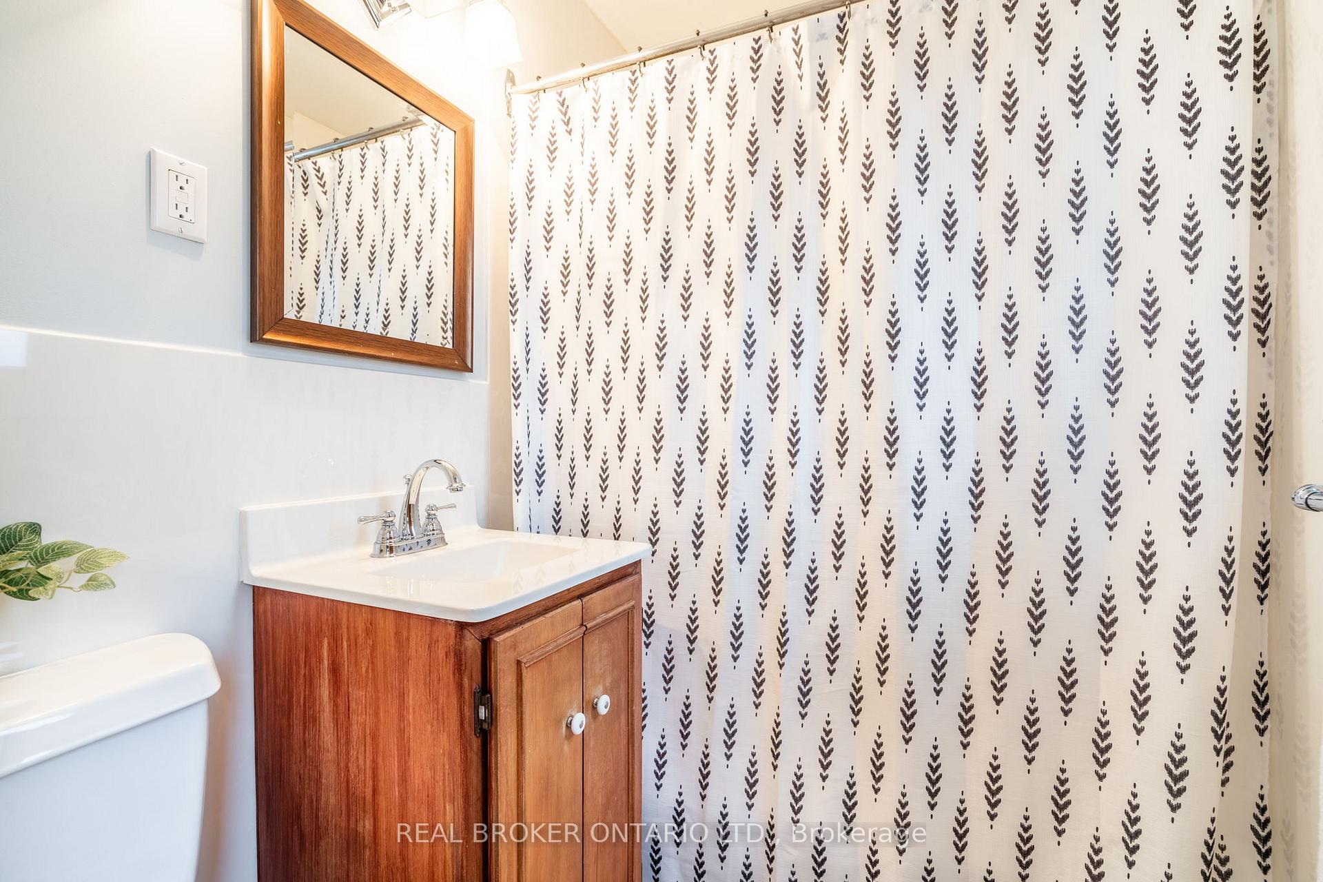 Photo 13 of 129 East 35th Street, Hamilton, Raleigh — HOMEH