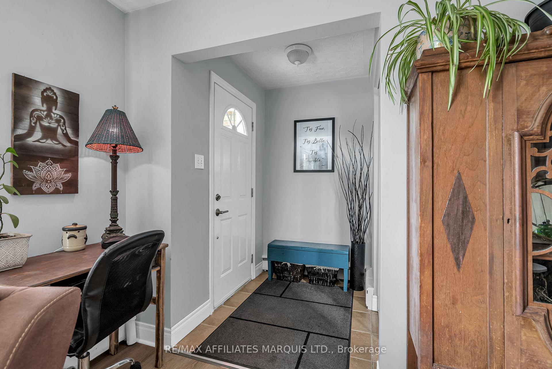 Photo 3 of 21 Crescent View Drive, Cornwall — HOMEH