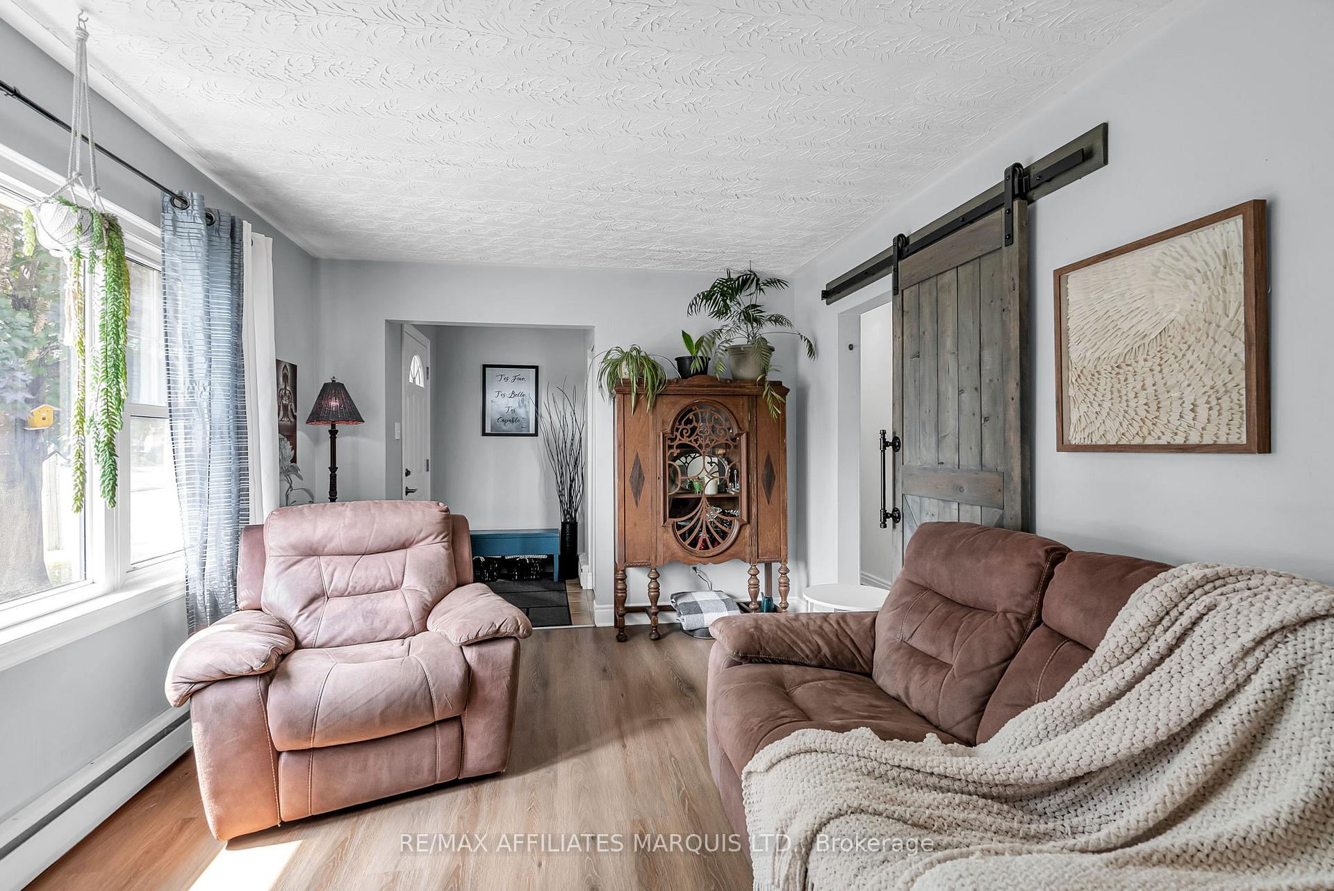 Photo 7 of 21 Crescent View Drive, Cornwall — HOMEH
