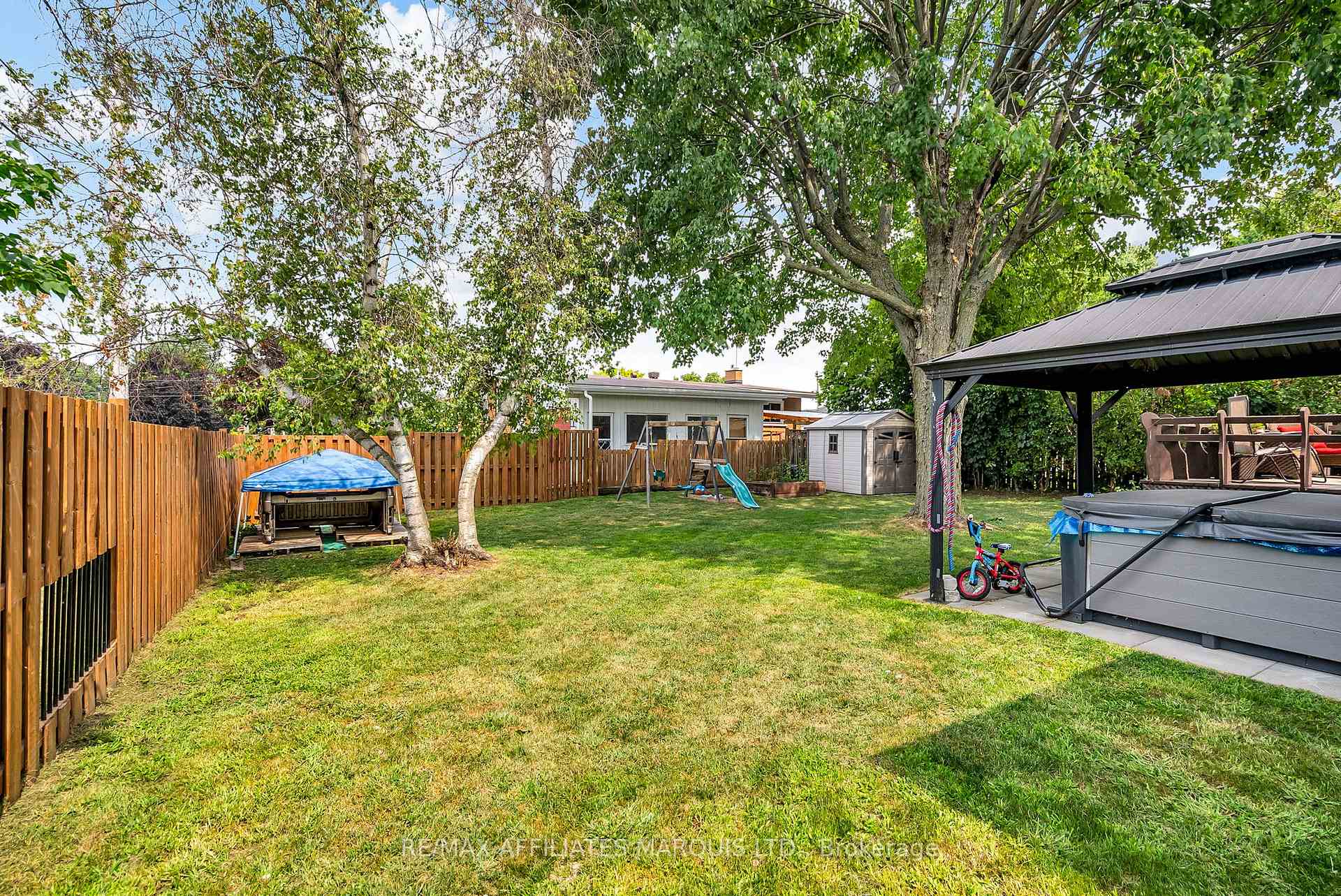 Photo 33 of 21 Crescent View Drive, Cornwall — HOMEH