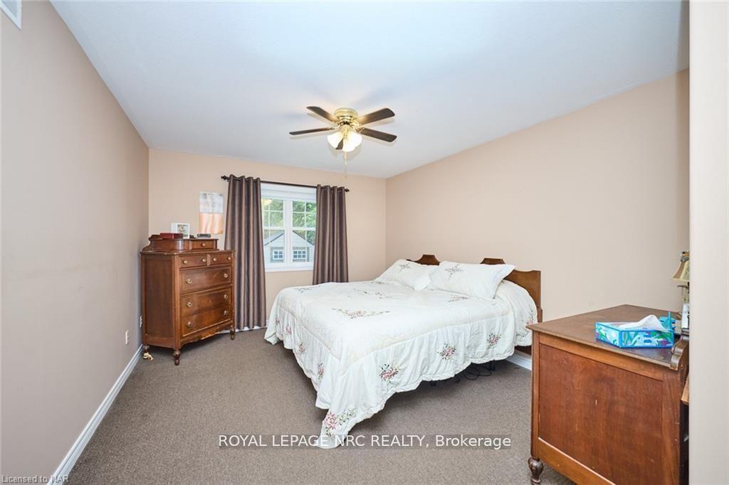 Photo 10 of 42 Chicory Crescent, St. Catharines, Haig — HOMEH