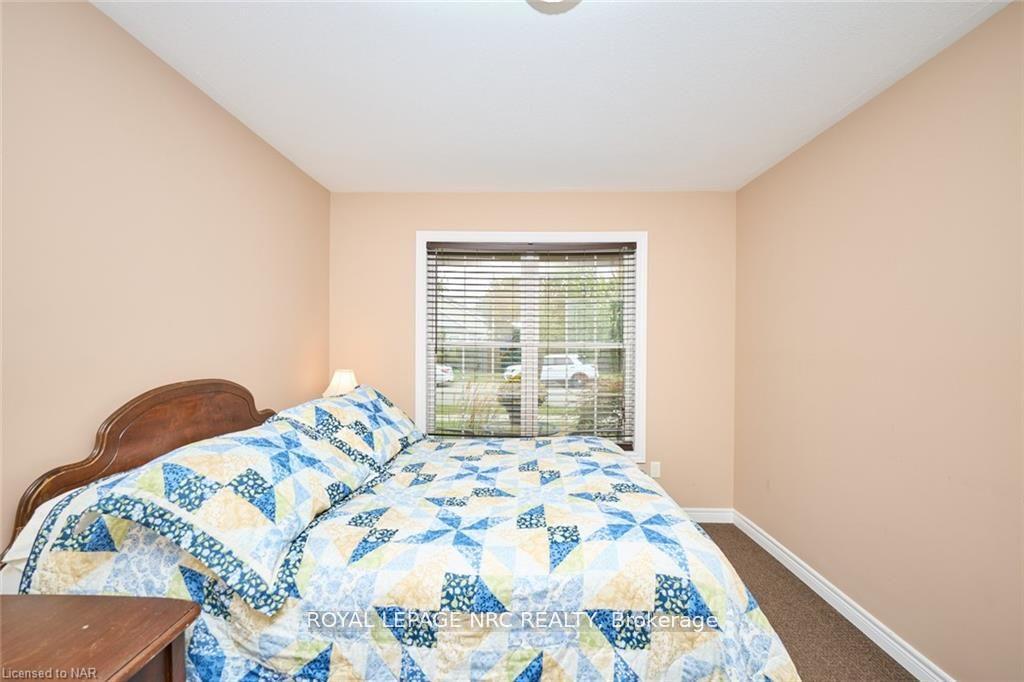 Photo 14 of 42 Chicory Crescent, St. Catharines, Haig — HOMEH