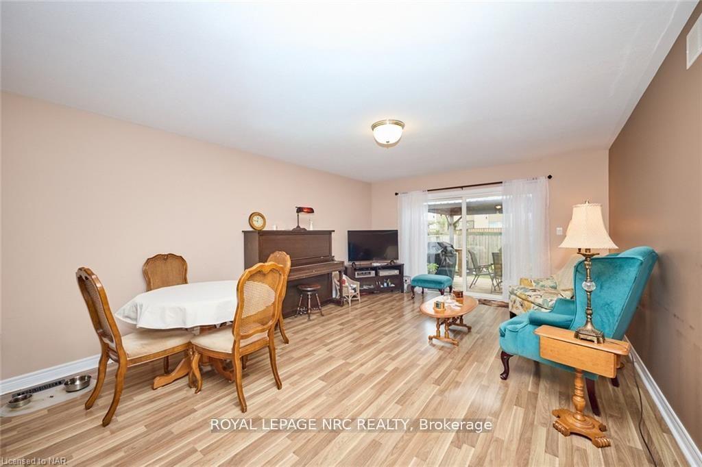 Photo 17 of 42 Chicory Crescent, St. Catharines, Haig — HOMEH