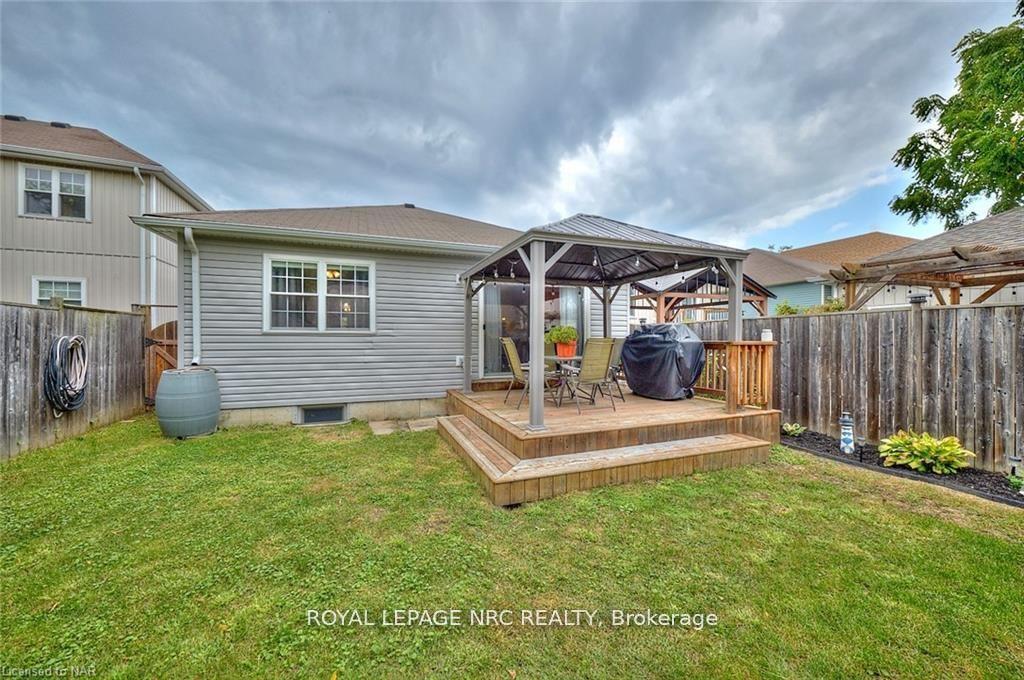 Photo 26 of 42 Chicory Crescent, St. Catharines, Haig — HOMEH