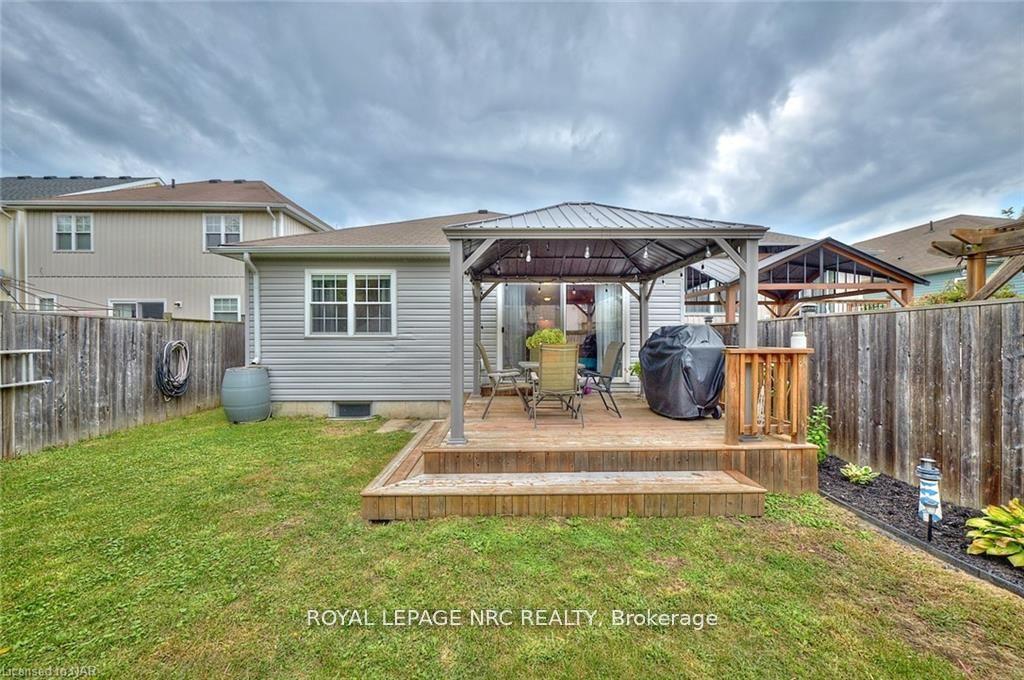 Photo 28 of 42 Chicory Crescent, St. Catharines, Haig — HOMEH
