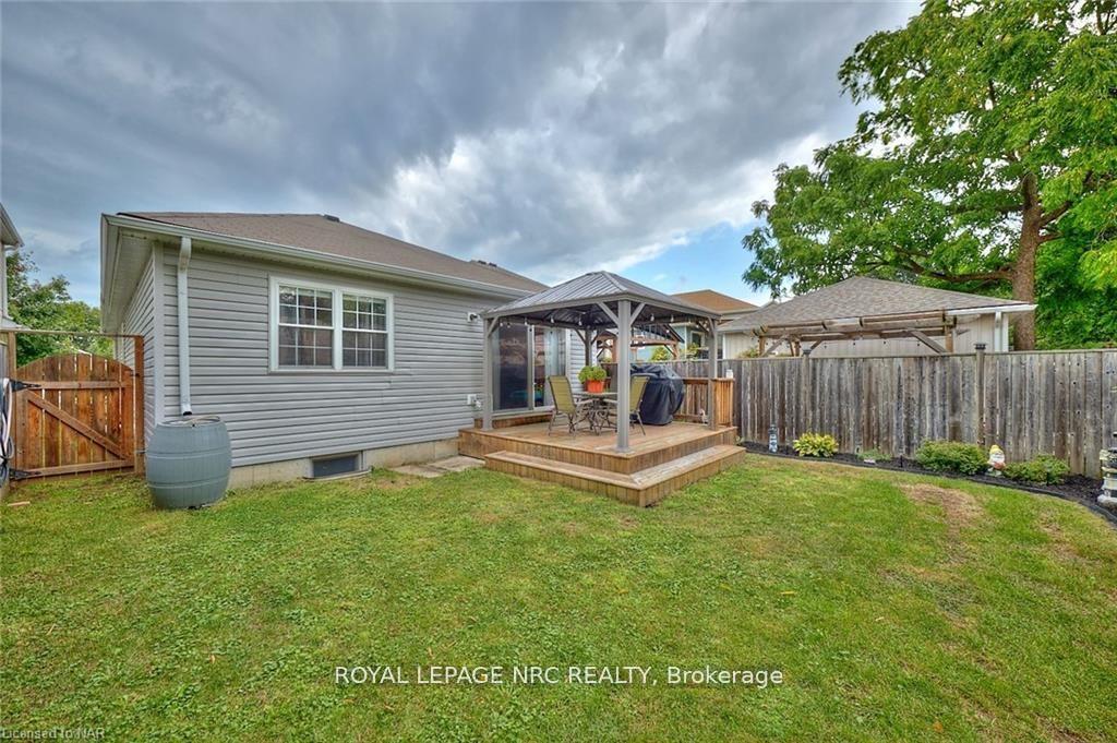 Photo 29 of 42 Chicory Crescent, St. Catharines, Haig — HOMEH