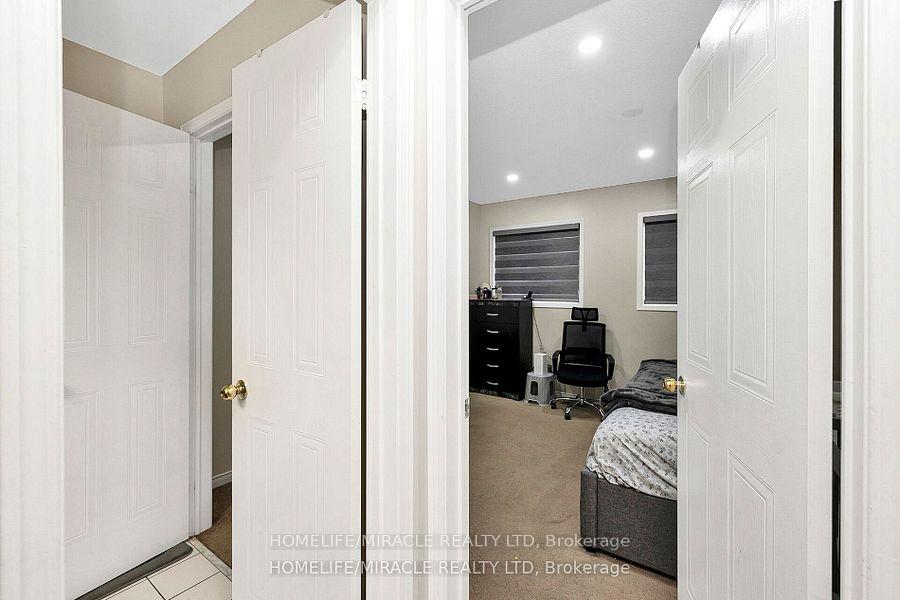 Photo 17 of 41 Goldenlight Circle, Brampton, Brampton West — HOMEH
