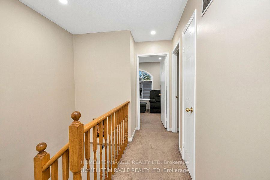 Photo 19 of 41 Goldenlight Circle, Brampton, Brampton West — HOMEH