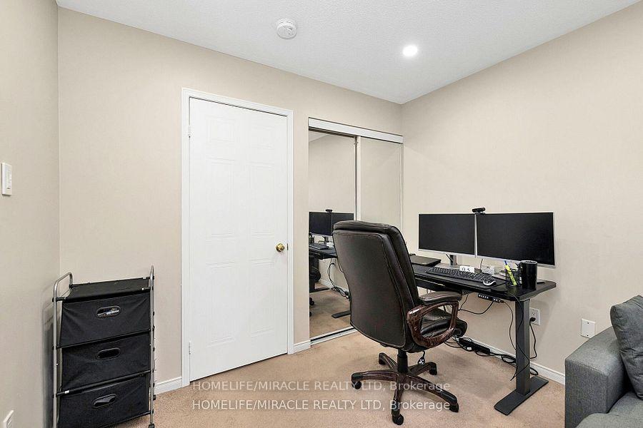 Photo 23 of 41 Goldenlight Circle, Brampton, Brampton West — HOMEH
