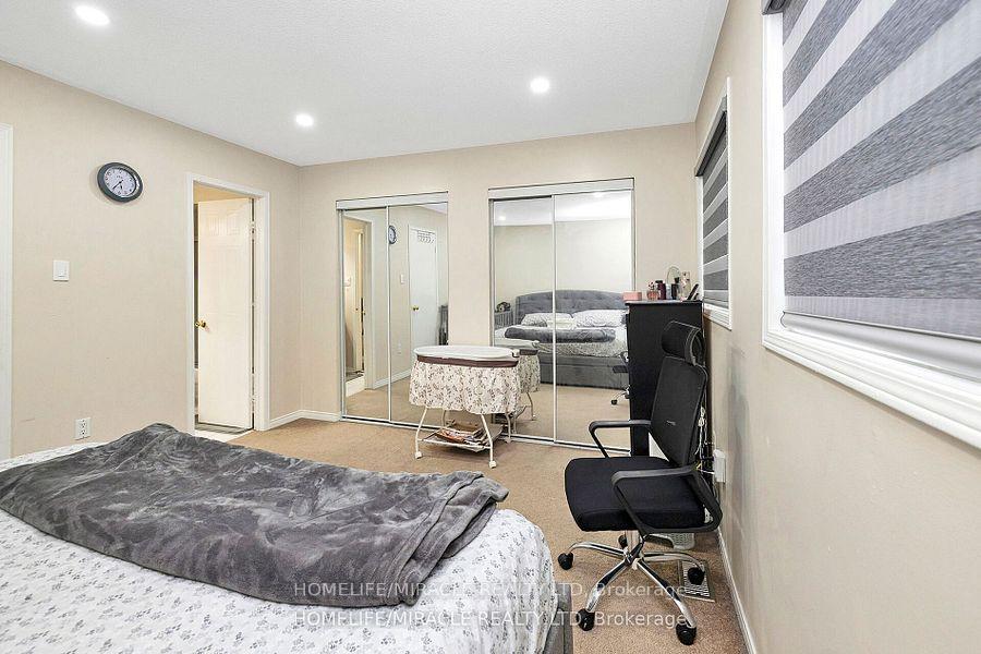 Photo 28 of 41 Goldenlight Circle, Brampton, Brampton West — HOMEH