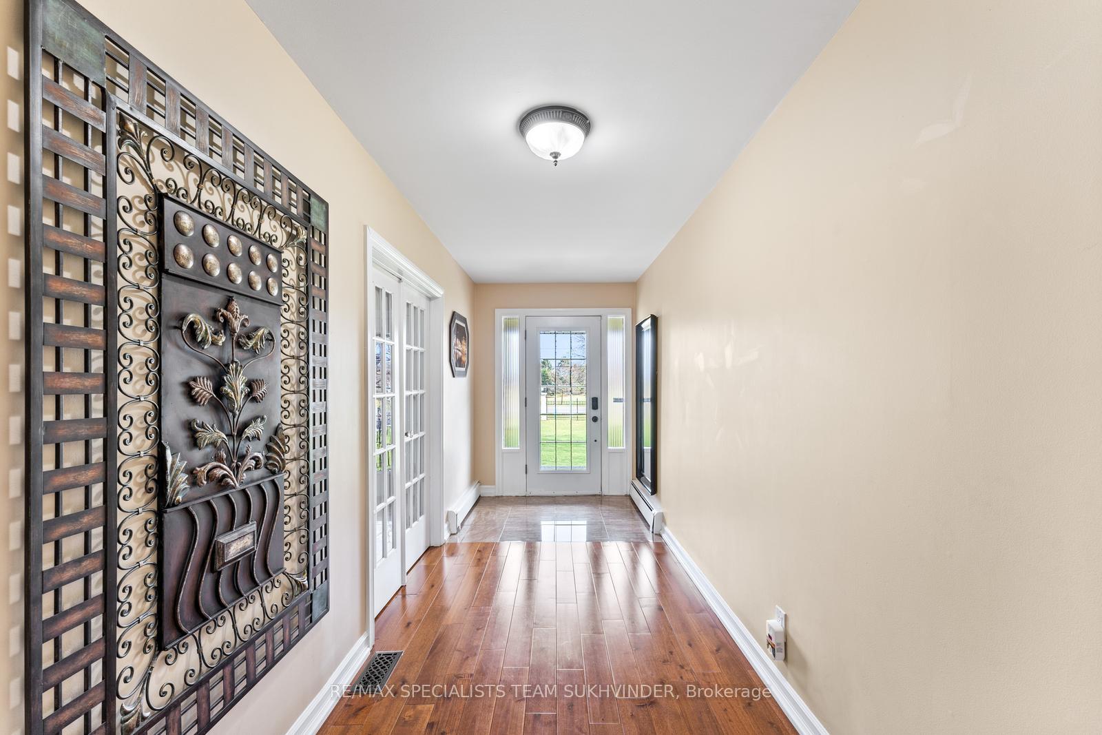 Photo 5 of 10604 Mcvean Drive, Brampton, Toronto Gore Rural Estate — HOMEH
