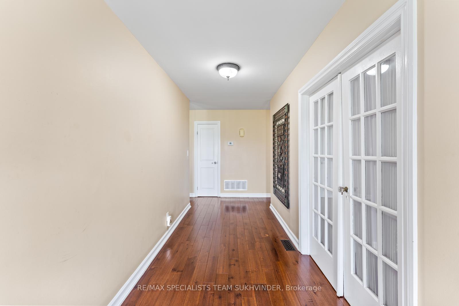 Photo 6 of 10604 Mcvean Drive, Brampton, Toronto Gore Rural Estate — HOMEH