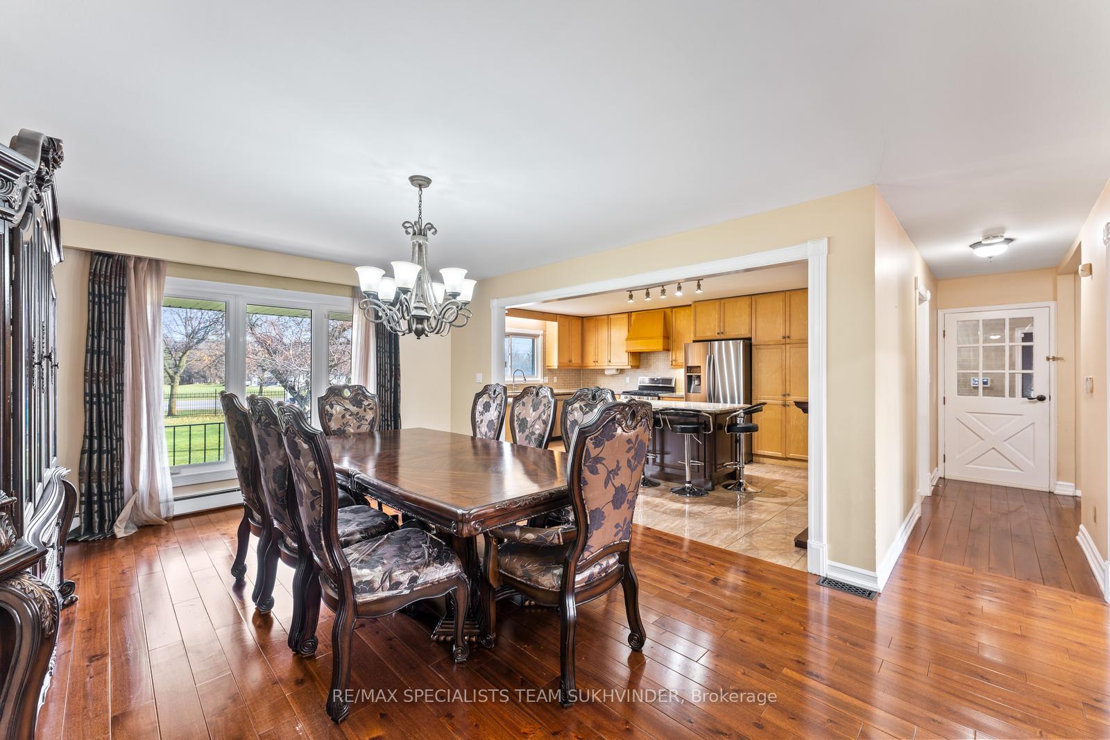 Photo 7 of 10604 Mcvean Drive, Brampton, Toronto Gore Rural Estate — HOMEH