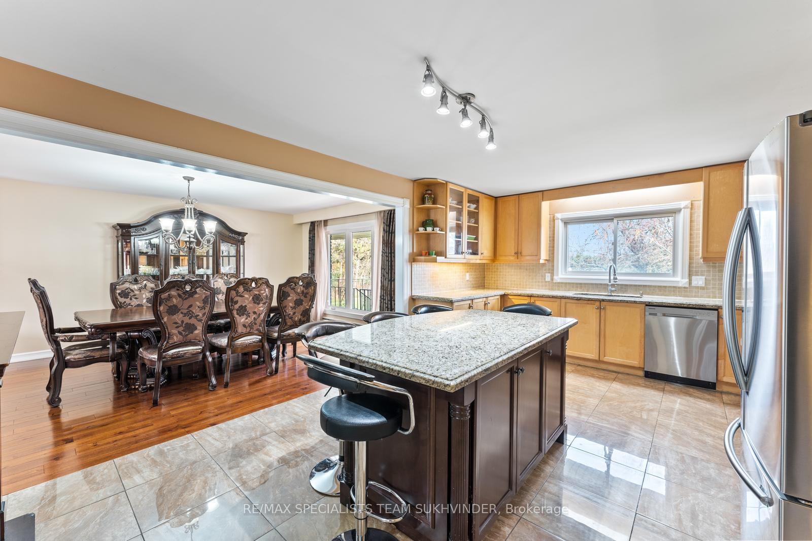 Photo 9 of 10604 Mcvean Drive, Brampton, Toronto Gore Rural Estate — HOMEH