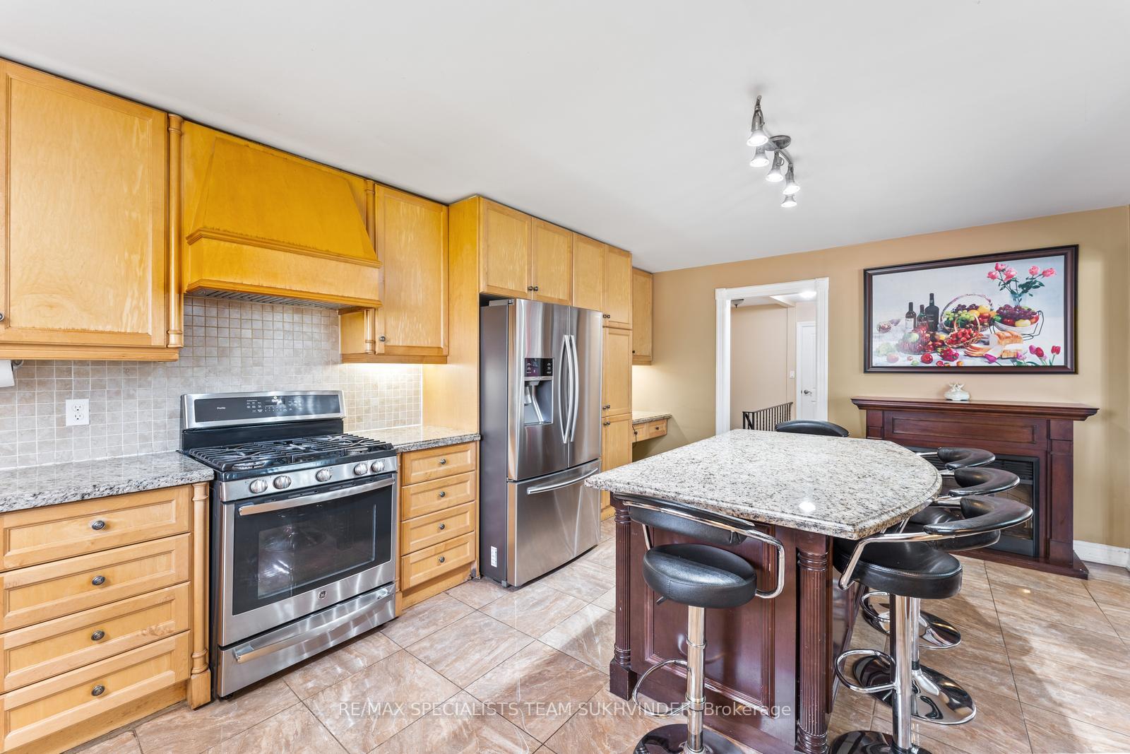 Photo 11 of 10604 Mcvean Drive, Brampton, Toronto Gore Rural Estate — HOMEH