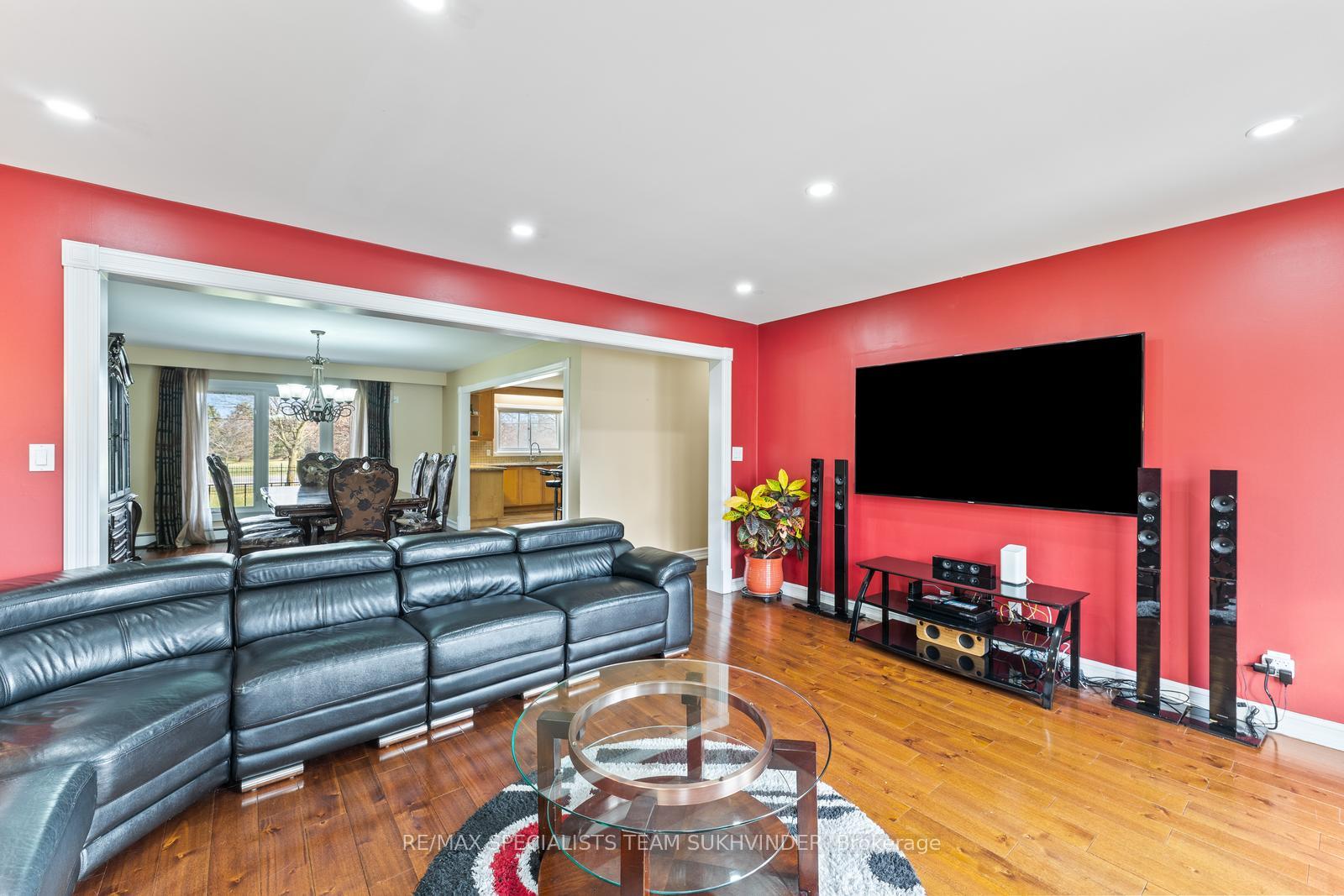 Photo 13 of 10604 Mcvean Drive, Brampton, Toronto Gore Rural Estate — HOMEH