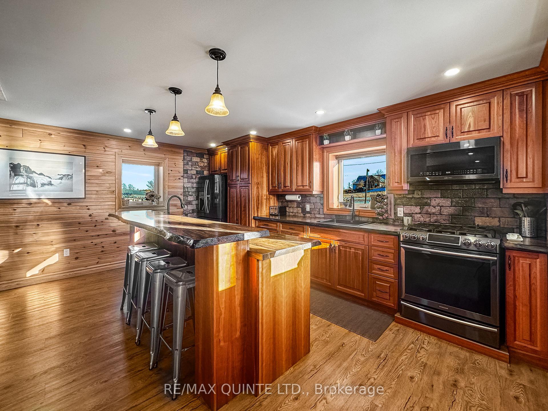 Photo 11 of 1102 Hoards Road, Stirling-Rawdon, Rawdon Ward — HOMEH