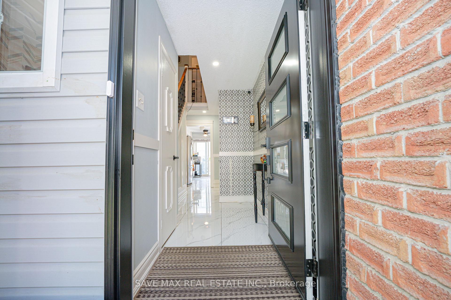 Photo 2 of 26 Gilmore Drive N, Brampton, Madoc — HOMEH