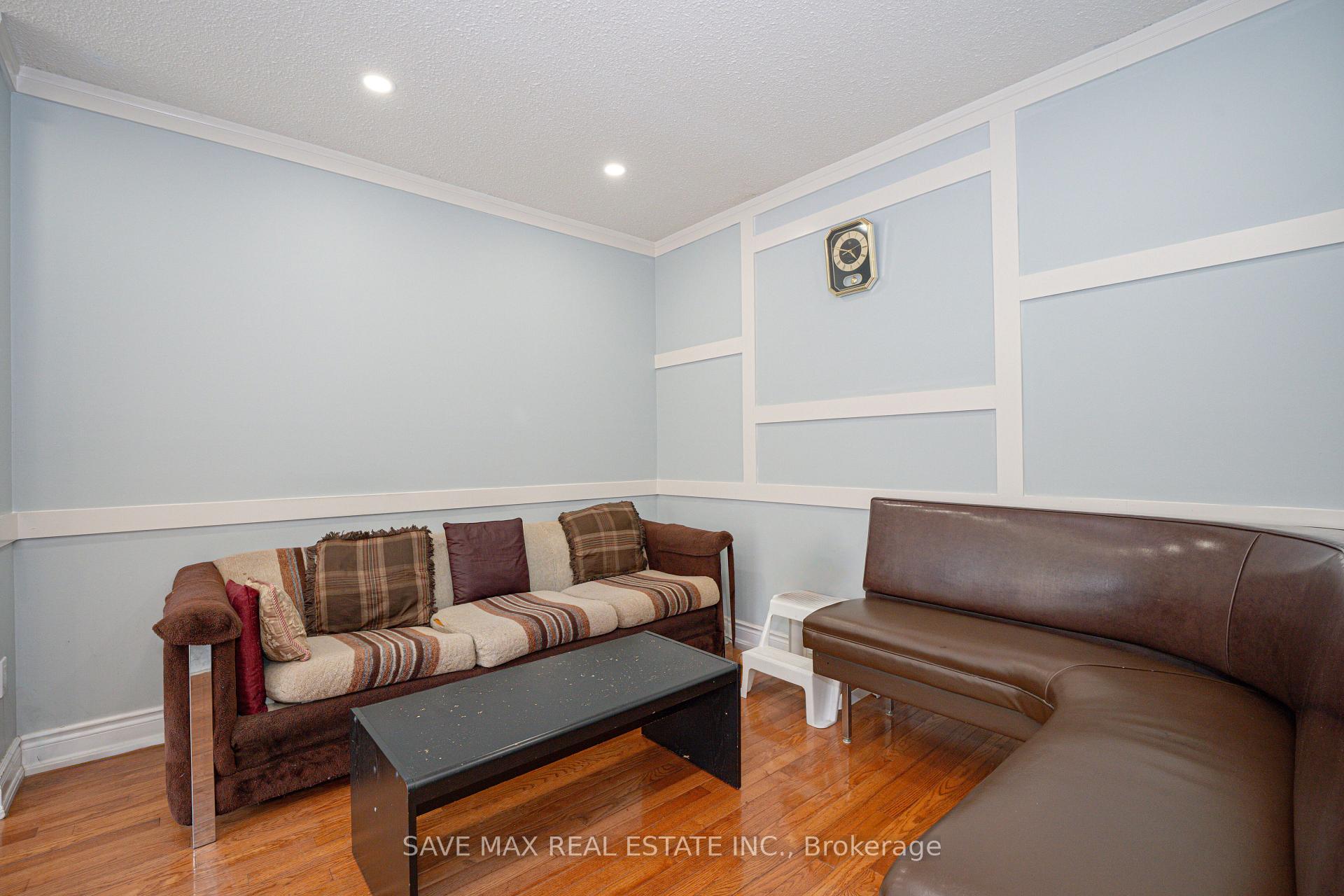 Photo 5 of 26 Gilmore Drive N, Brampton, Madoc — HOMEH