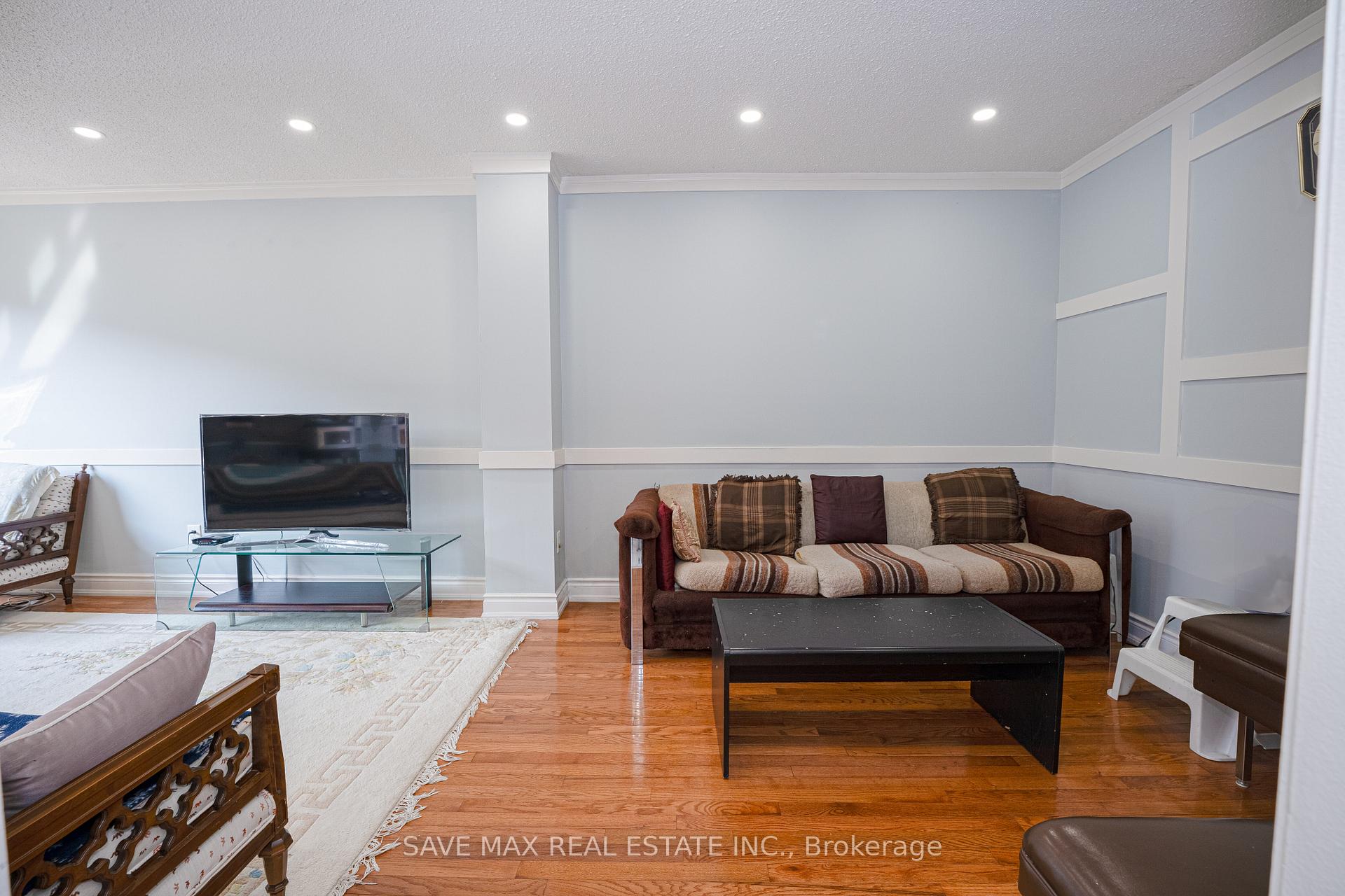 Photo 6 of 26 Gilmore Drive N, Brampton, Madoc — HOMEH