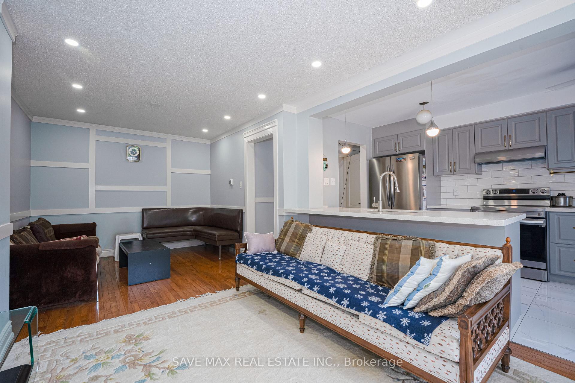 Photo 8 of 26 Gilmore Drive N, Brampton, Madoc — HOMEH