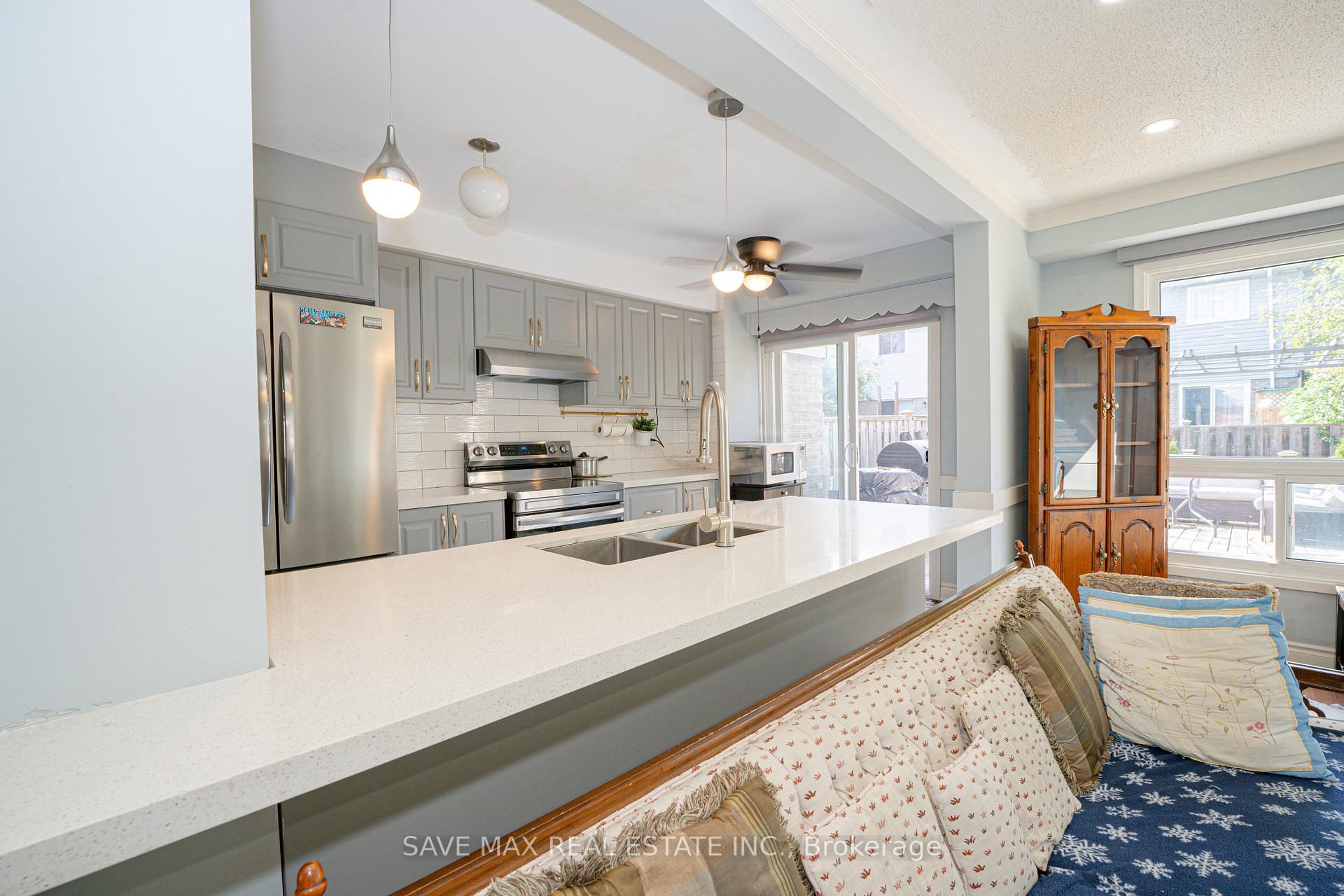 Photo 11 of 26 Gilmore Drive N, Brampton, Madoc — HOMEH