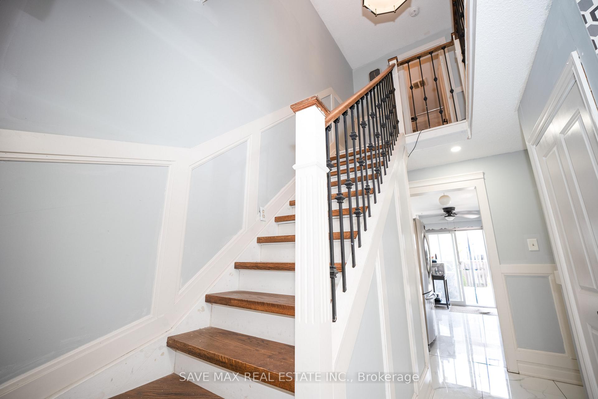 Photo 14 of 26 Gilmore Drive N, Brampton, Madoc — HOMEH