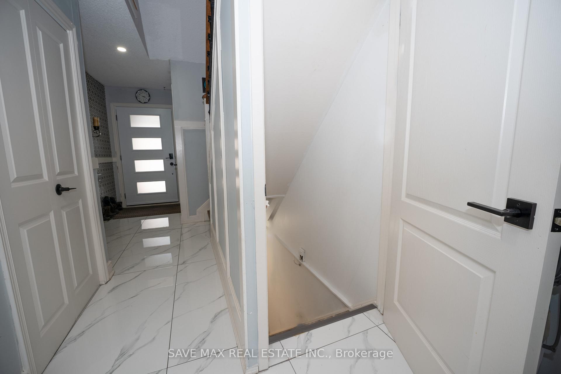 Photo 26 of 26 Gilmore Drive N, Brampton, Madoc — HOMEH