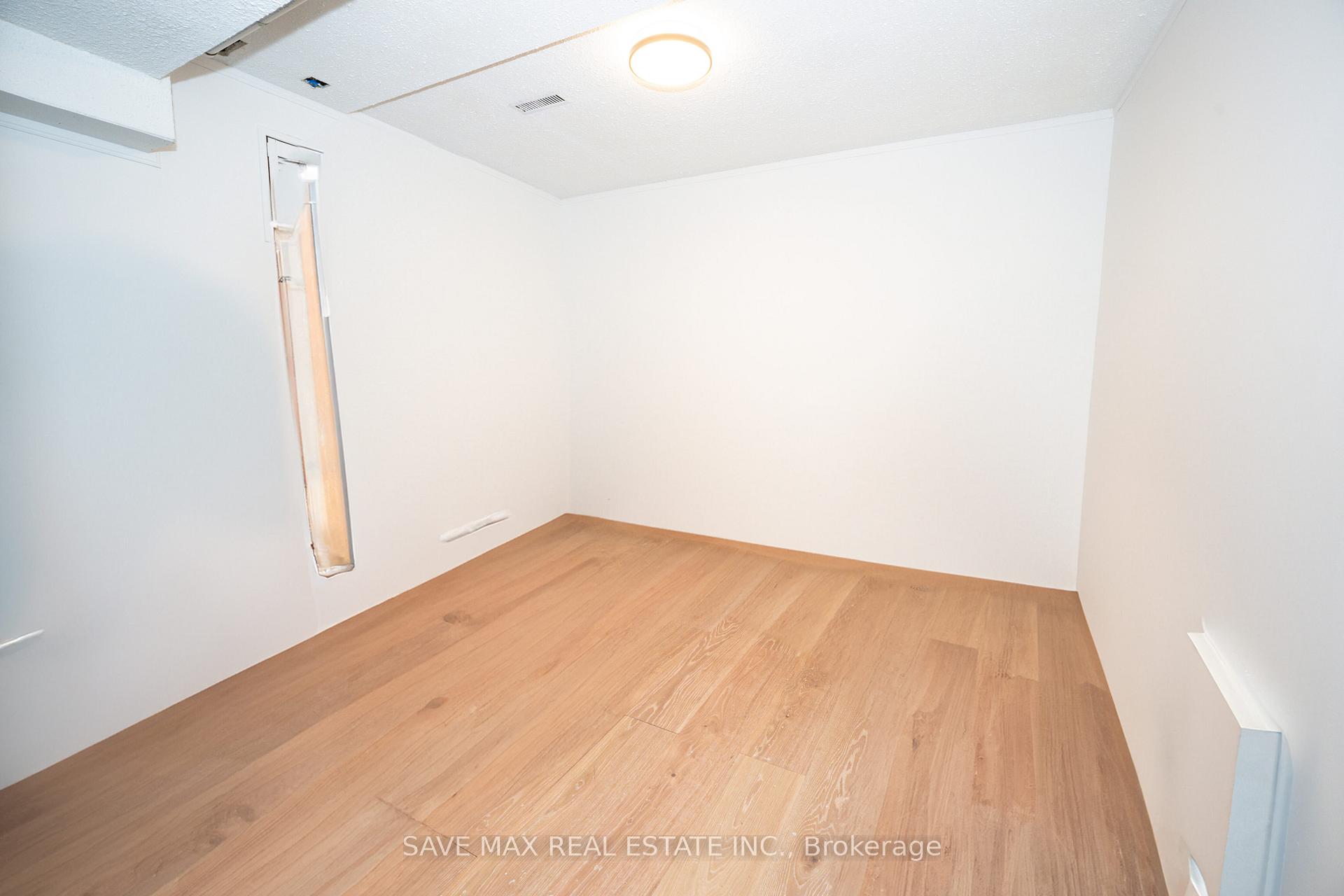 Photo 27 of 26 Gilmore Drive N, Brampton, Madoc — HOMEH