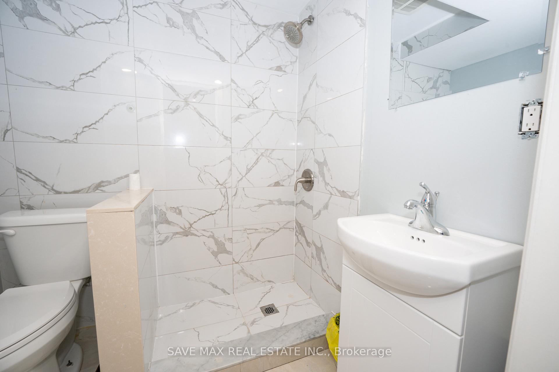 Photo 28 of 26 Gilmore Drive N, Brampton, Madoc — HOMEH