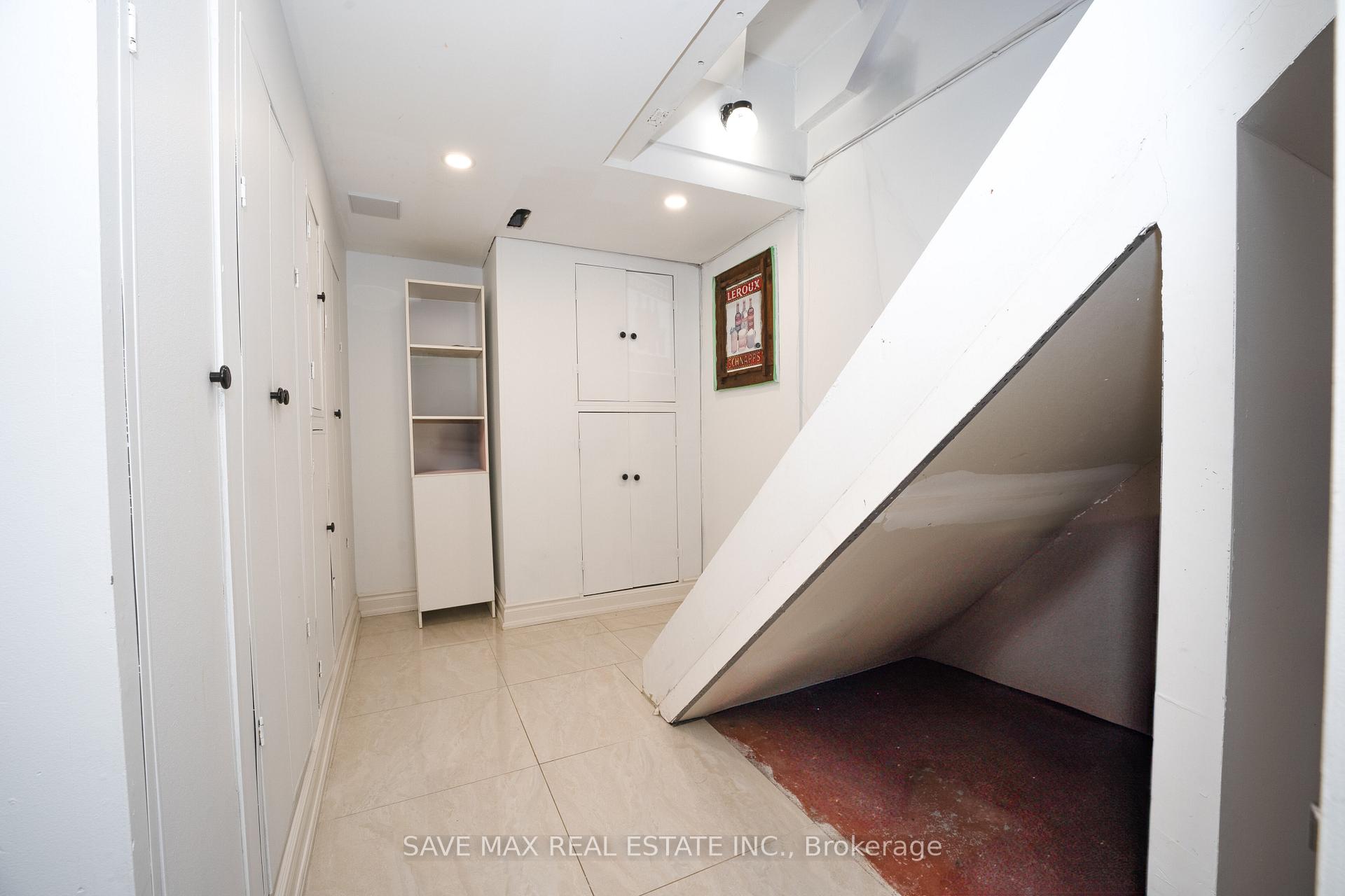 Photo 33 of 26 Gilmore Drive N, Brampton, Madoc — HOMEH