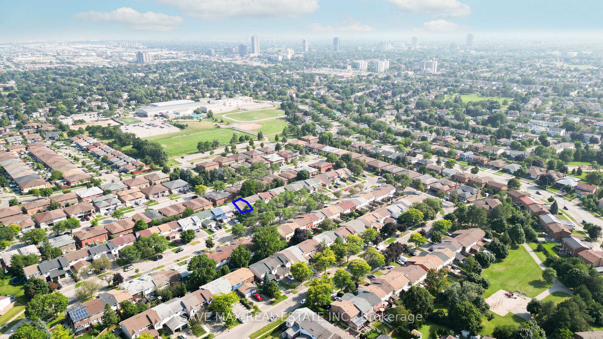 Photo 40 of 26 Gilmore Drive N, Brampton, Madoc — HOMEH
