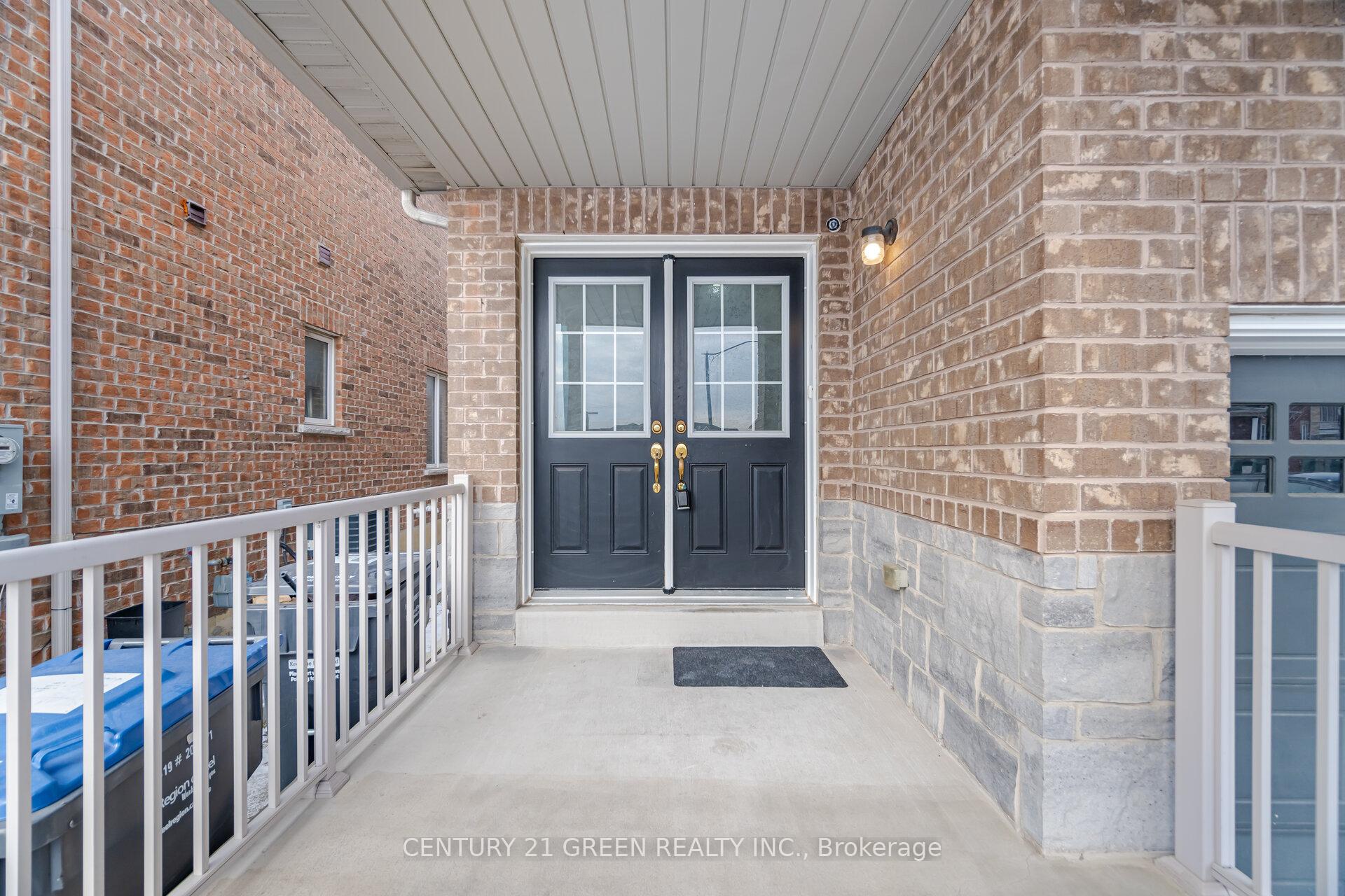 Photo 3 of 120 Cookview Drive, Brampton, Sandringham-Wellington — HOMEH
