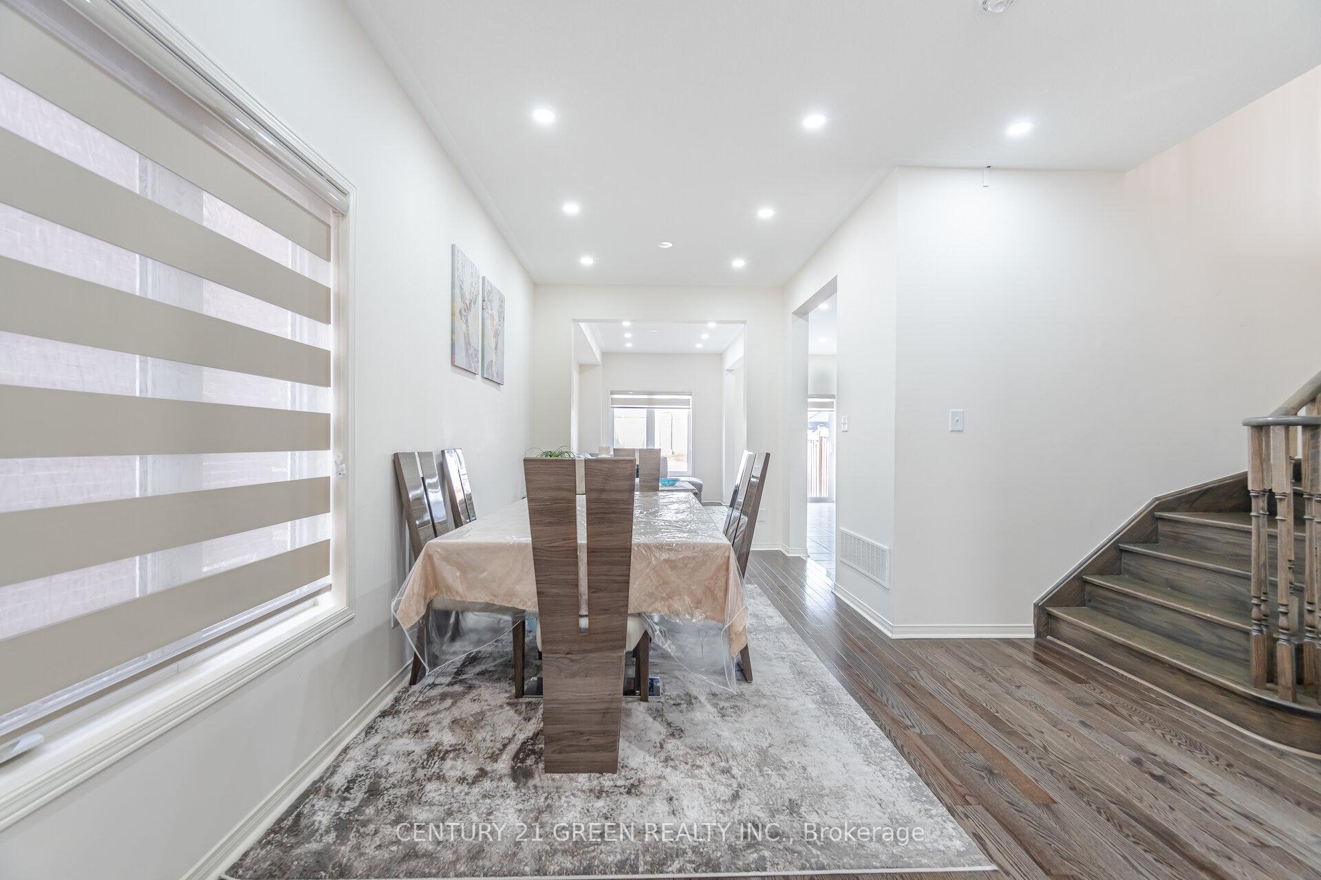 Photo 6 of 120 Cookview Drive, Brampton, Sandringham-Wellington — HOMEH