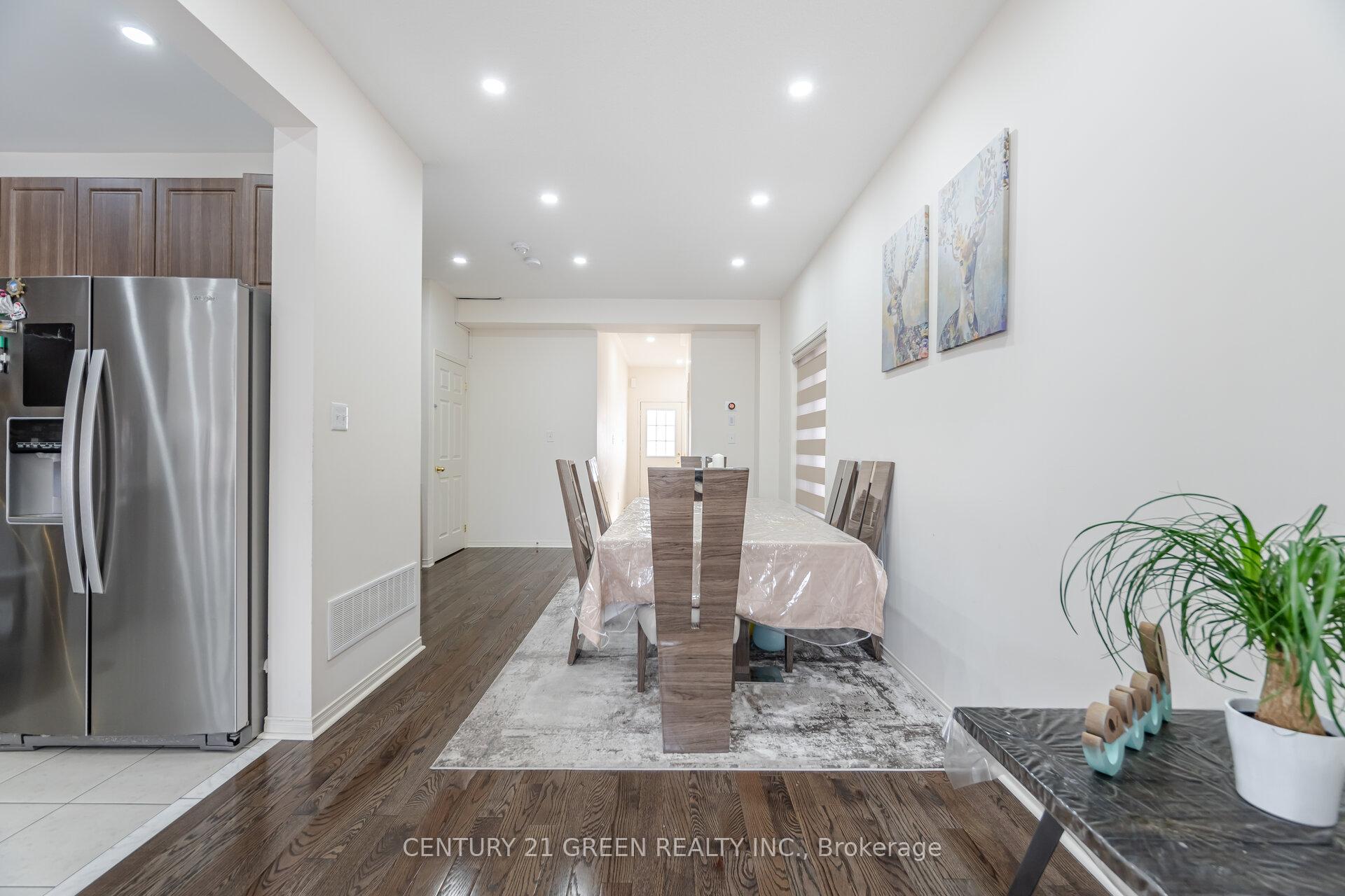 Photo 7 of 120 Cookview Drive, Brampton, Sandringham-Wellington — HOMEH