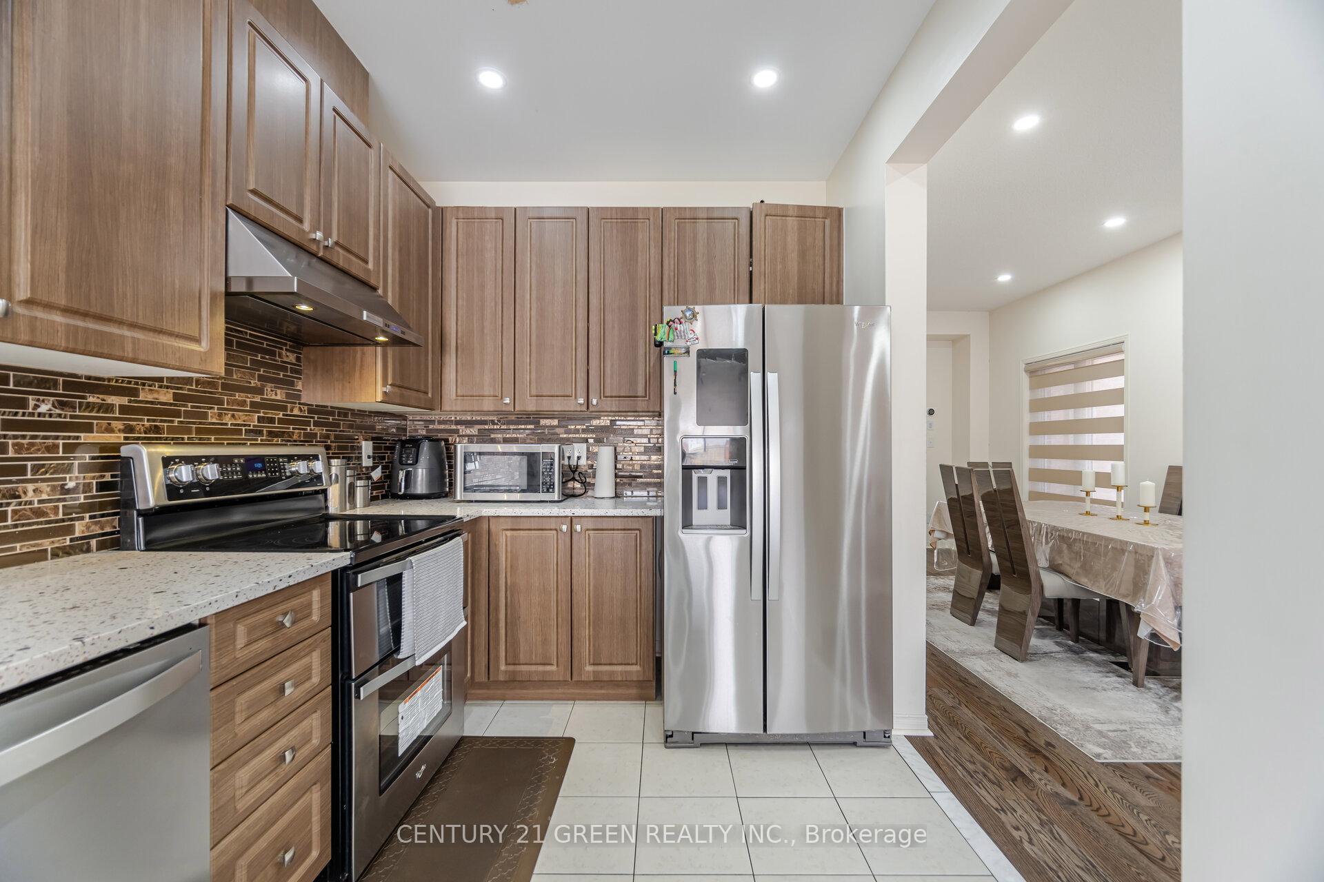 Photo 14 of 120 Cookview Drive, Brampton, Sandringham-Wellington — HOMEH