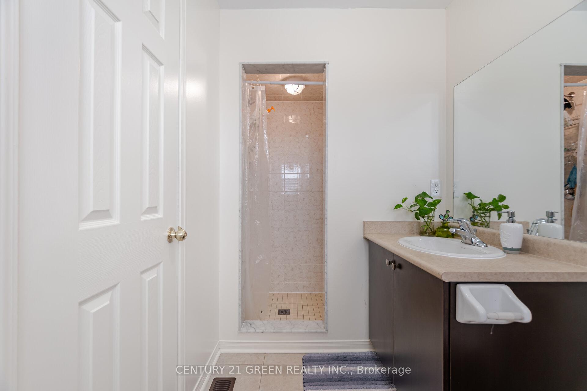 Photo 25 of 120 Cookview Drive, Brampton, Sandringham-Wellington — HOMEH
