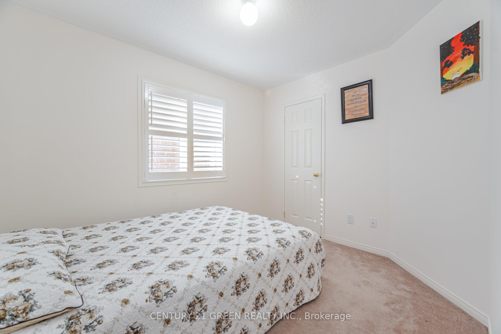 Photo 31 of 120 Cookview Drive, Brampton, Sandringham-Wellington — HOMEH