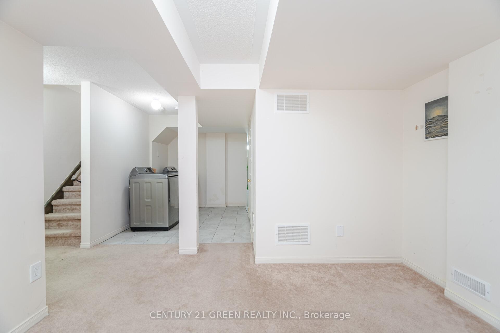 Photo 33 of 120 Cookview Drive, Brampton, Sandringham-Wellington — HOMEH