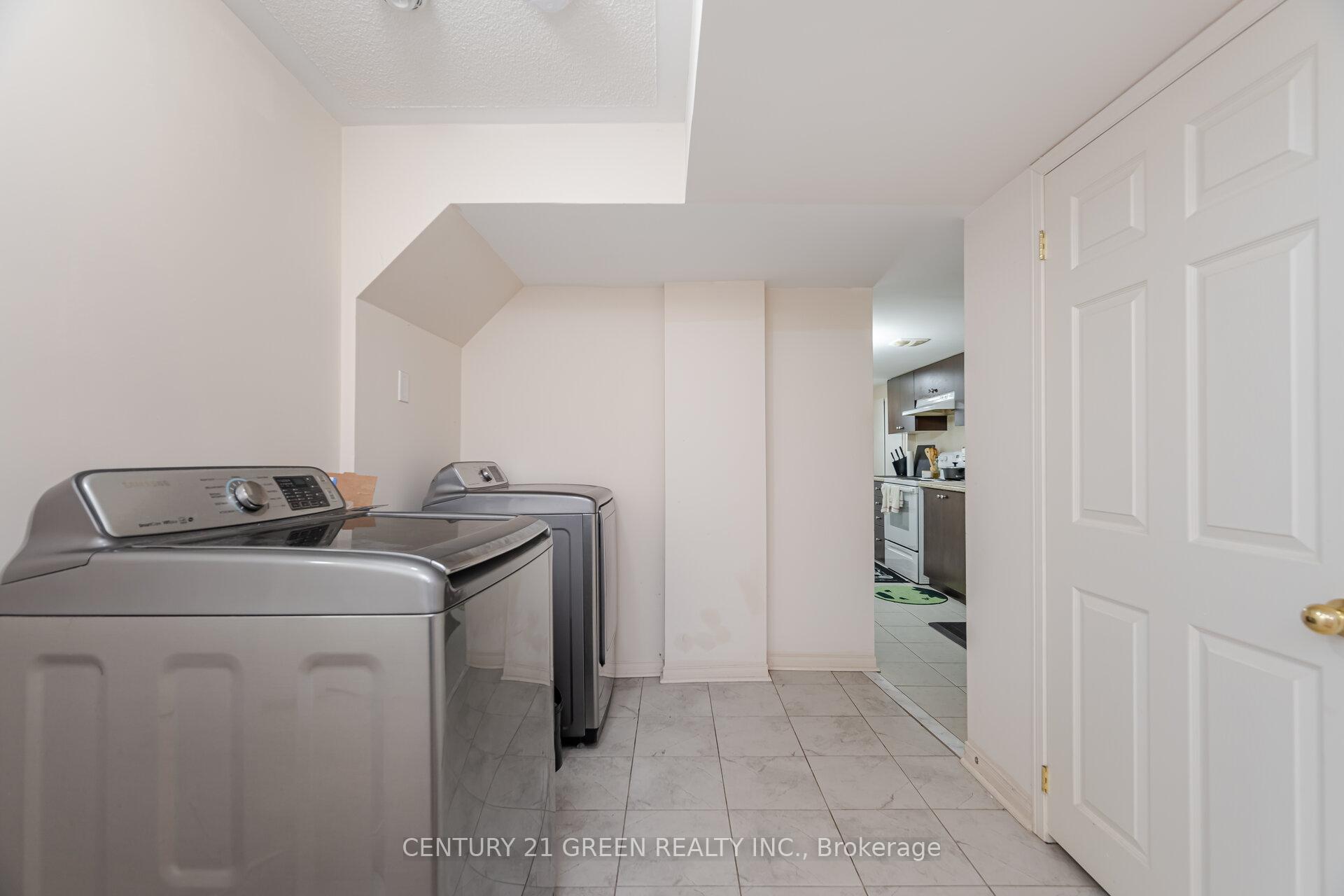 Photo 36 of 120 Cookview Drive, Brampton, Sandringham-Wellington — HOMEH