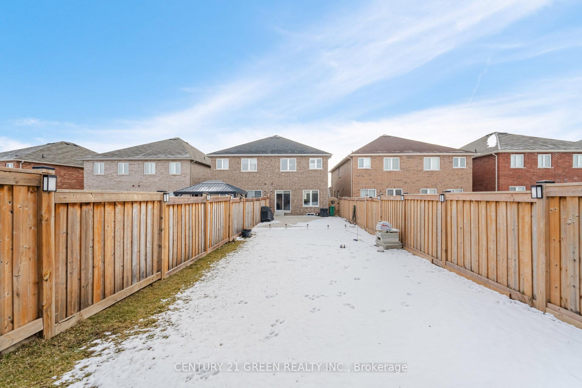 Photo 40 of 120 Cookview Drive, Brampton, Sandringham-Wellington — HOMEH