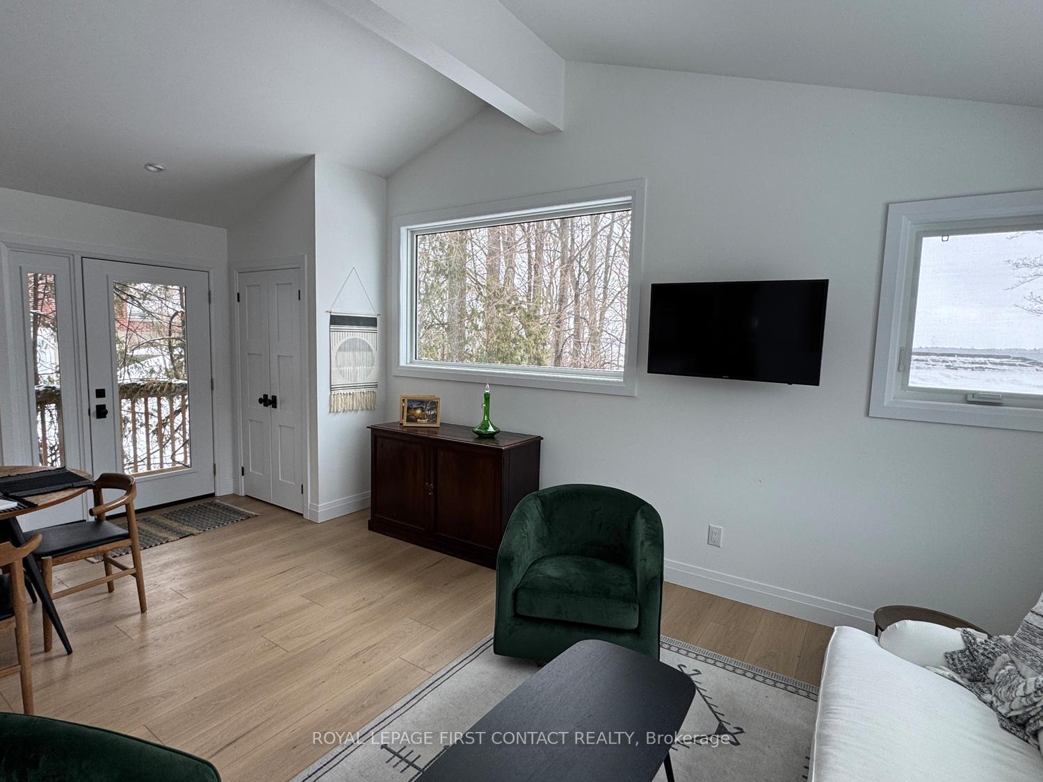Photo 11 of 117 Collingwood Street, Barrie, Codrington — HOMEH